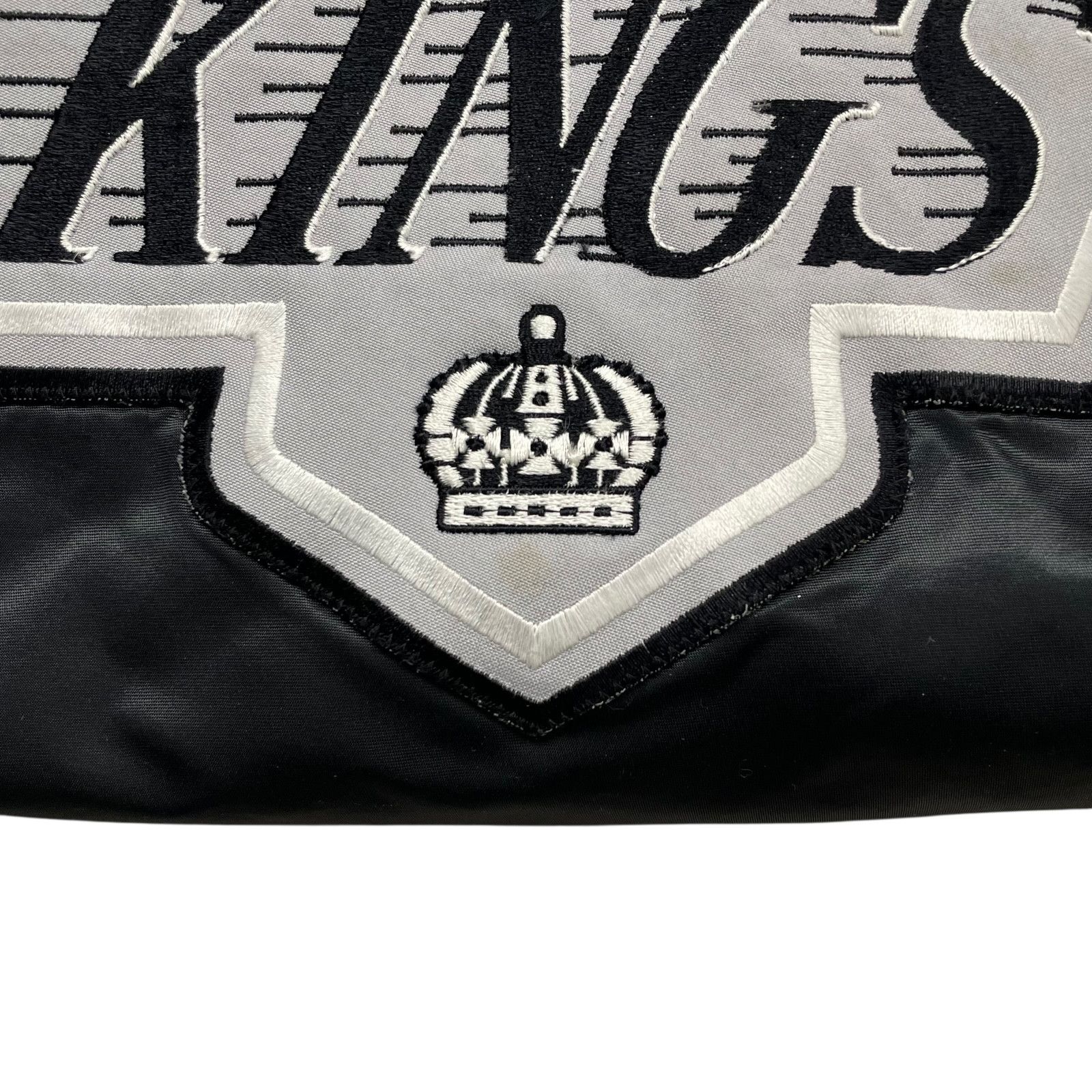 NHL VTG 90s LOS ANGELES KINGS STARTER SATIN BOMBER JACKET L Size US L / EU 52-54 / 3 - 11 Thumbnail