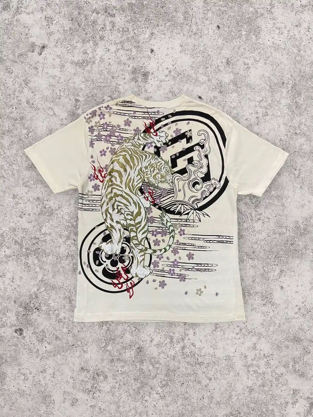 Vintage Karakuri Japan Embossed Tiger Sukajan Yakuza Tshirt
