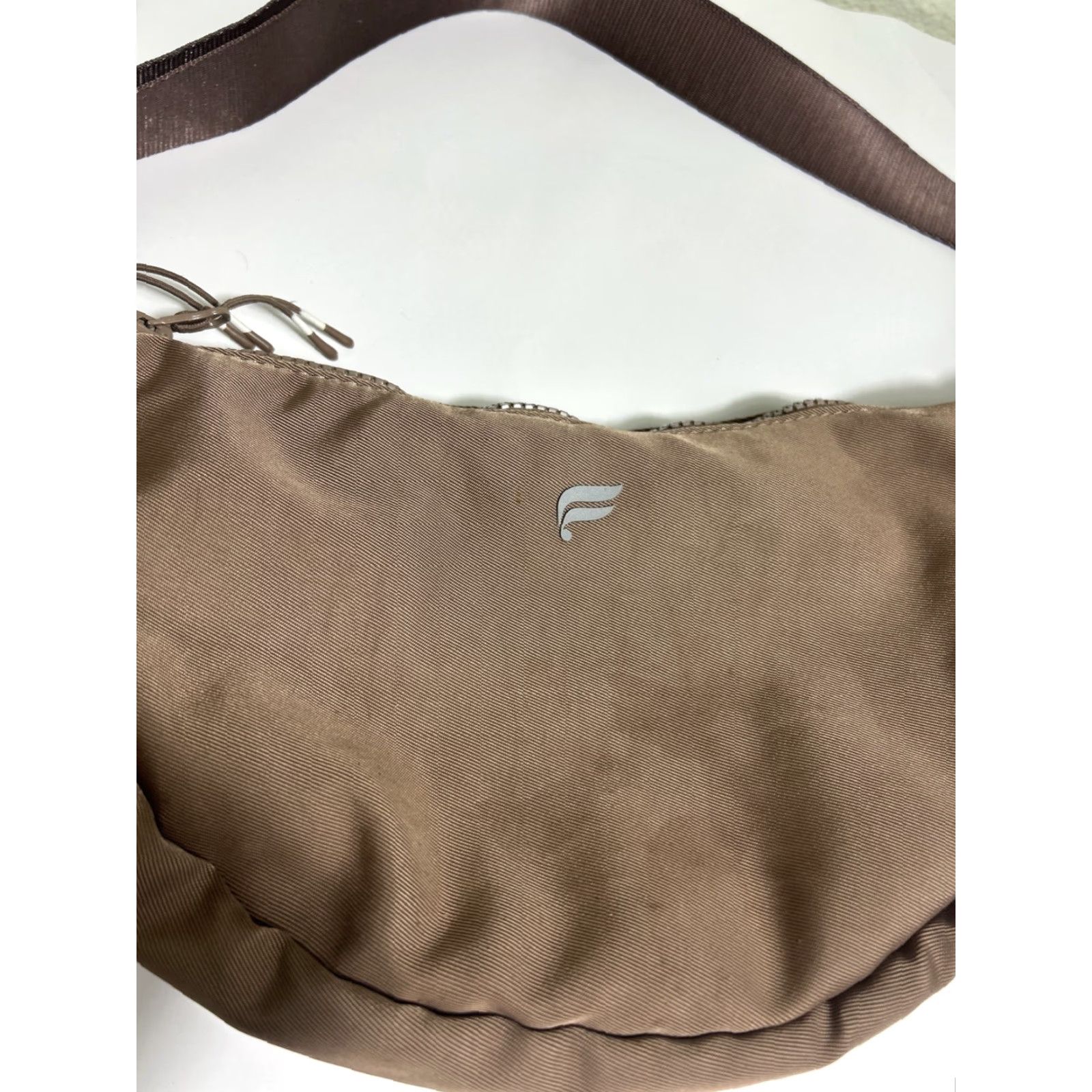 Fabletics Fabletics The Sling Crossbody Zip Bag Taupe Adjustable Strap Eco Minimalist Size ONE SIZE - 3 Thumbnail