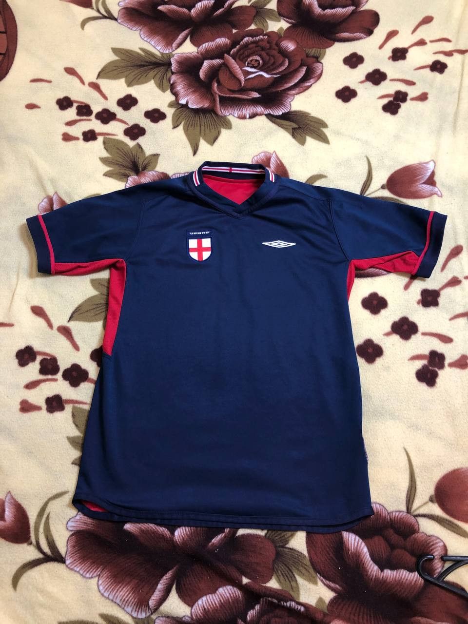 Umbro England football shirt 2002-2004 Double Sided Jersey Umbro Size US XS / EU 42 / 0 - 7 Thumbnail