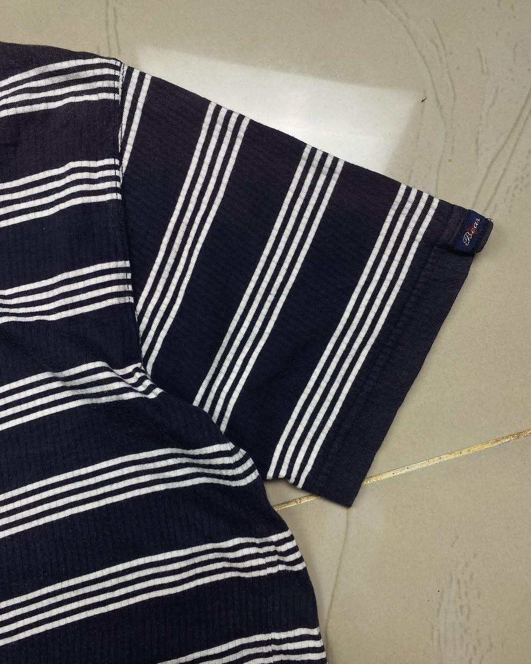 Japanese Brand 1990’s Bear Surfboard Stripe Size US L / EU 52-54 / 3 - 3 Thumbnail