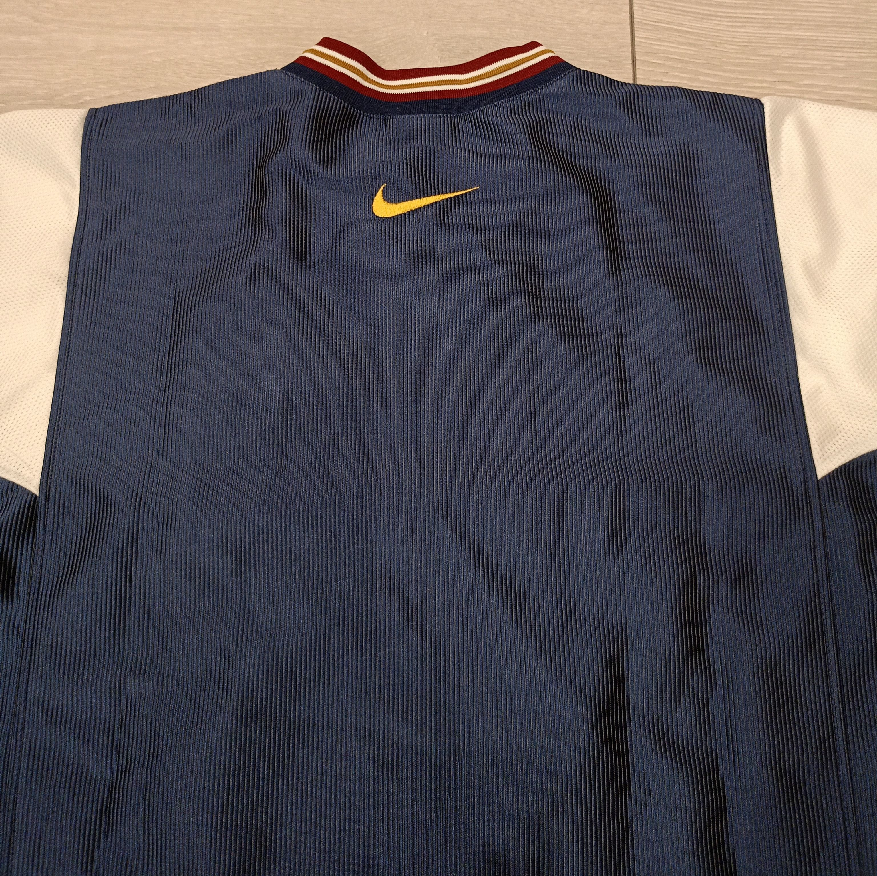 Nike Rare Nike V-Neck Jersey - 90s/Y2K Baggy Fit Streetwear Size US M / EU 48-50 / 2 - 7 Thumbnail