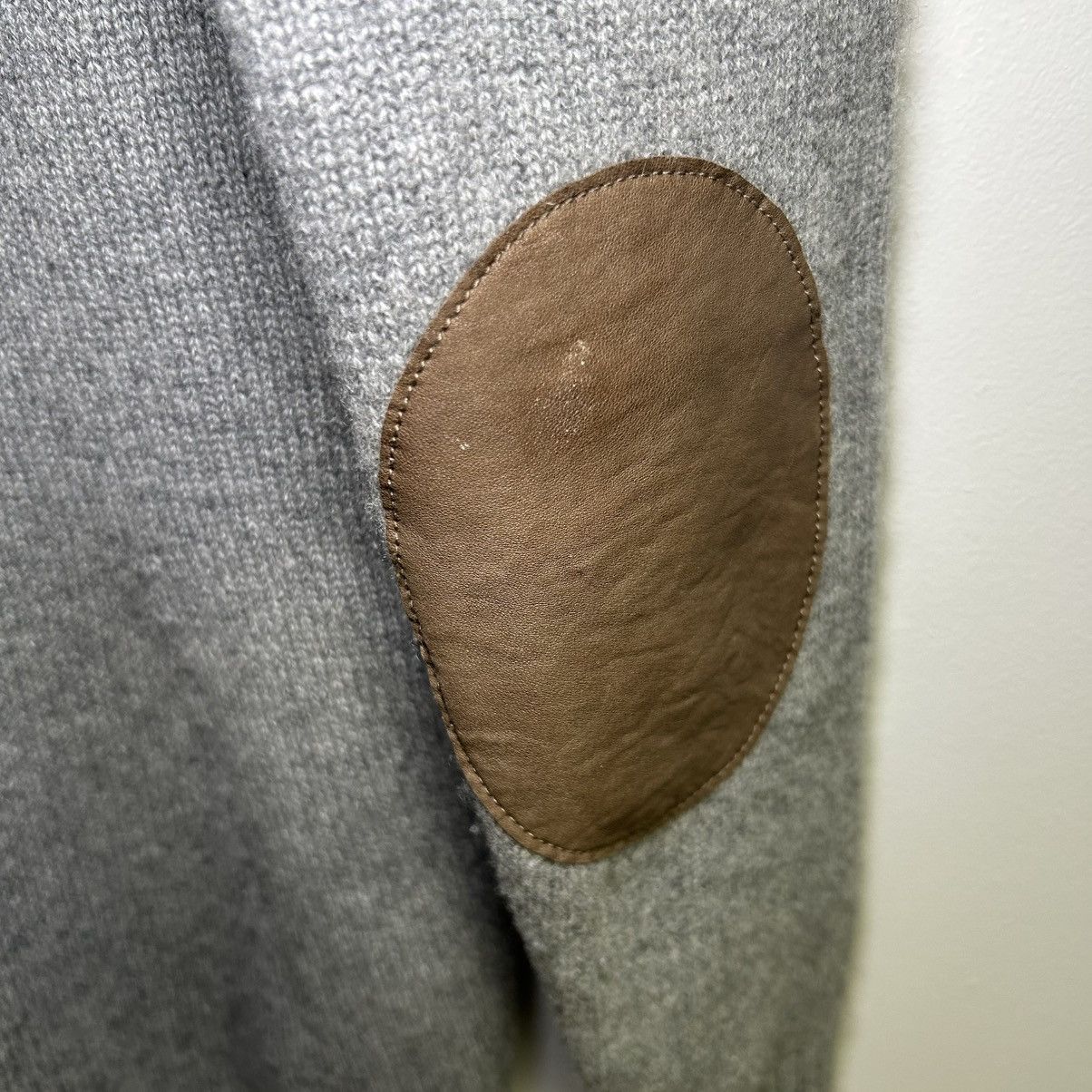 Brunello Cucinelli Brunello Cucinelli Grey V-Neck Button Cardigan Size US S / EU 44-46 / 1 - 8 Thumbnail