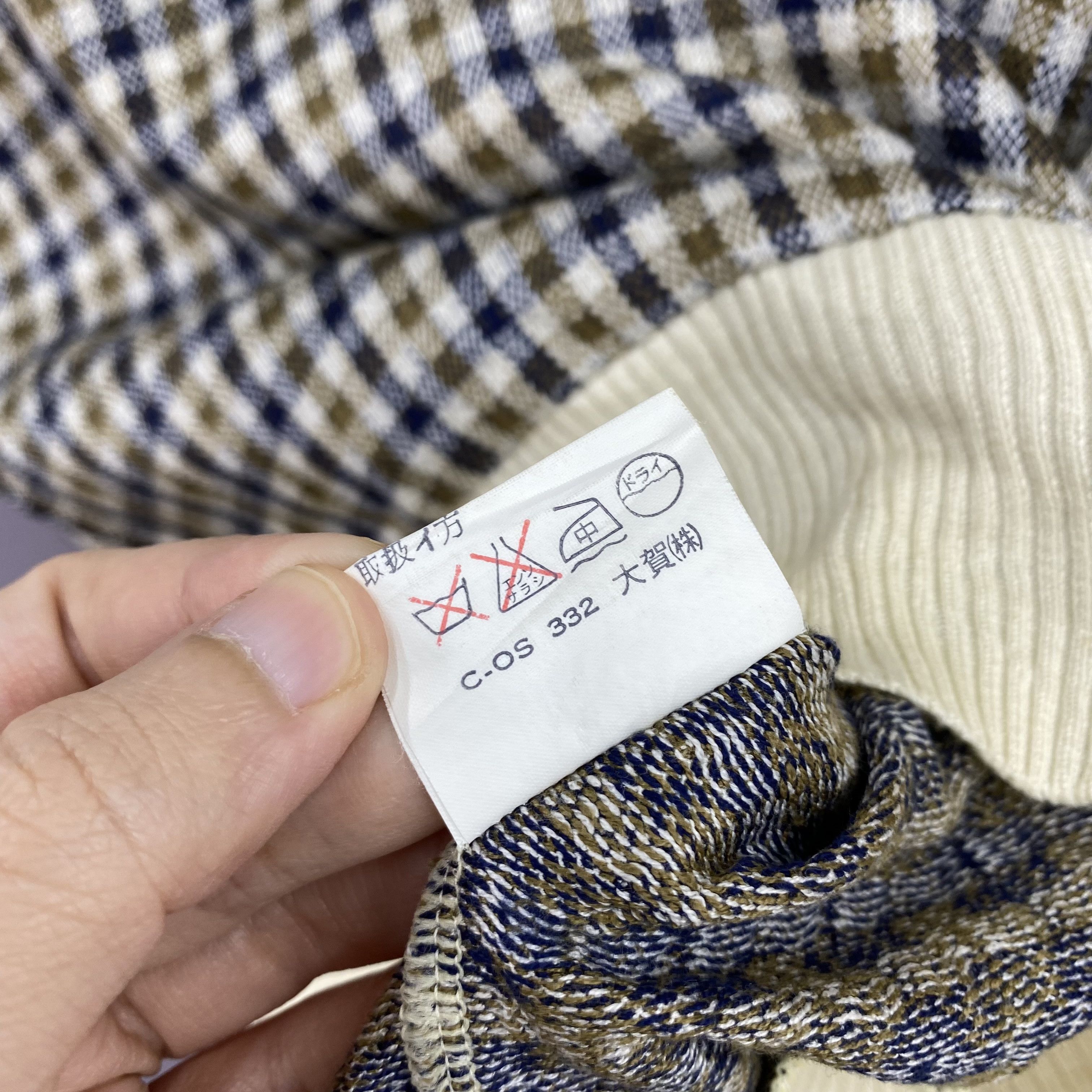Aquascutum Vintage 90s Aquascutum Knit V-Neck Polo Shirt Plaid Pattern Size US S / EU 44-46 / 1 - 5 Thumbnail