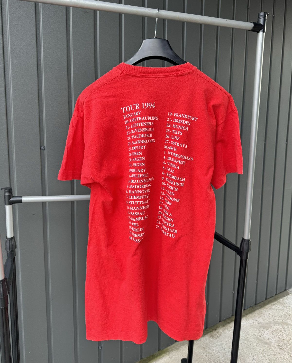 Band Tees Vintage Bonnie Tyler 1994 Silhouette in Red Rare T shirt Tee Size US XL / EU 56 / 4 - 2 Thumbnail