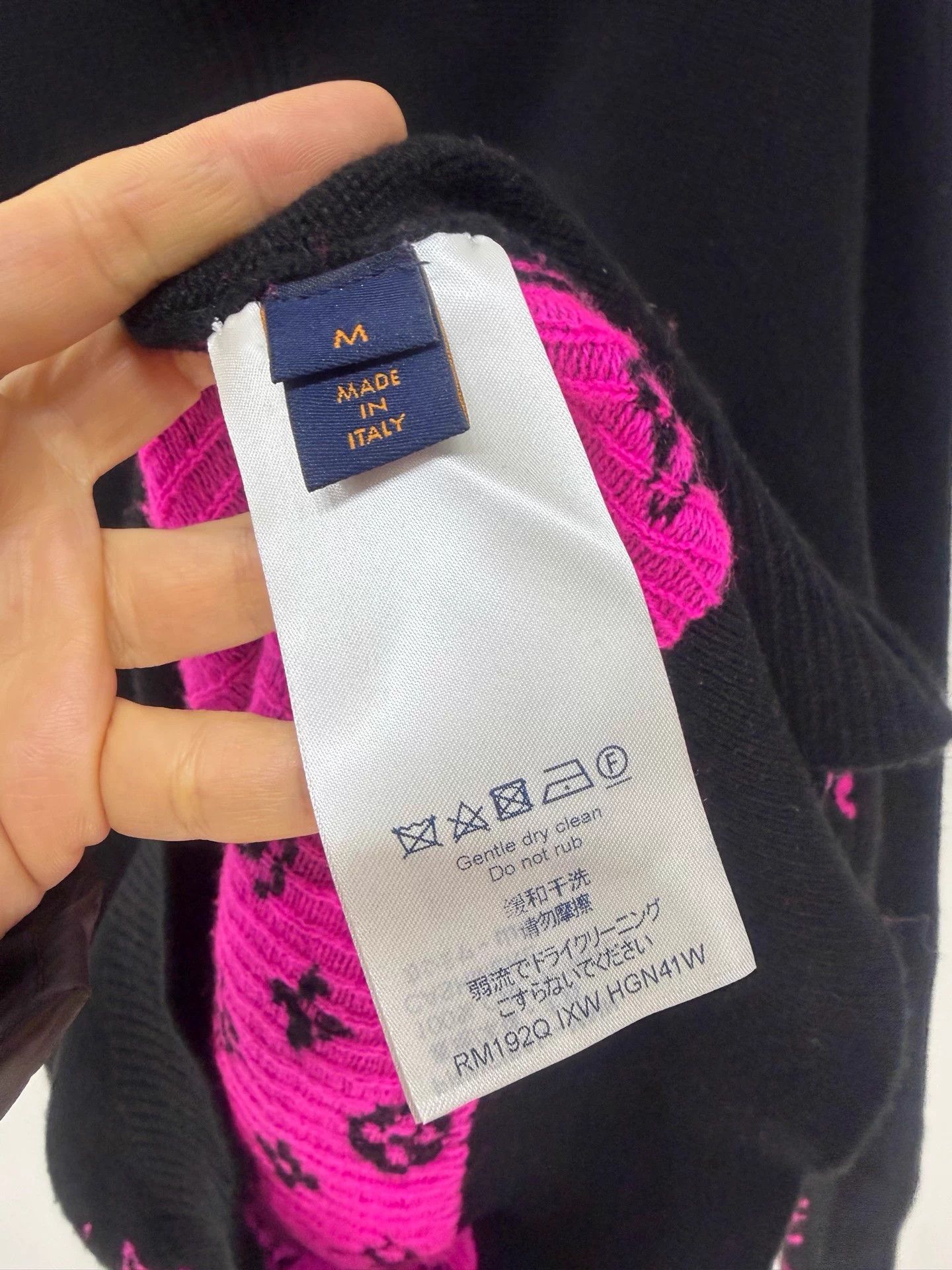 Louis Vuitton LV cashmere logo knit sweater M 99 new Size US M / EU 48-50 / 2 - 3 Thumbnail