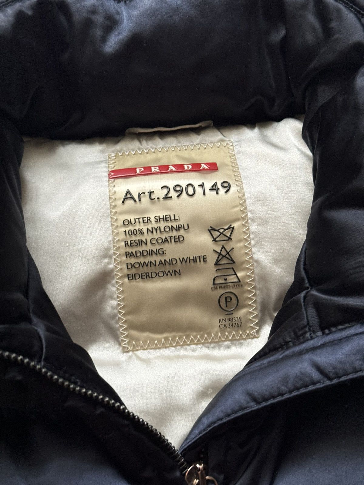Prada Prada 42size down jacket bomber zip quilted puffer Size M / US 6-8 / IT 42-44 - 12 Thumbnail