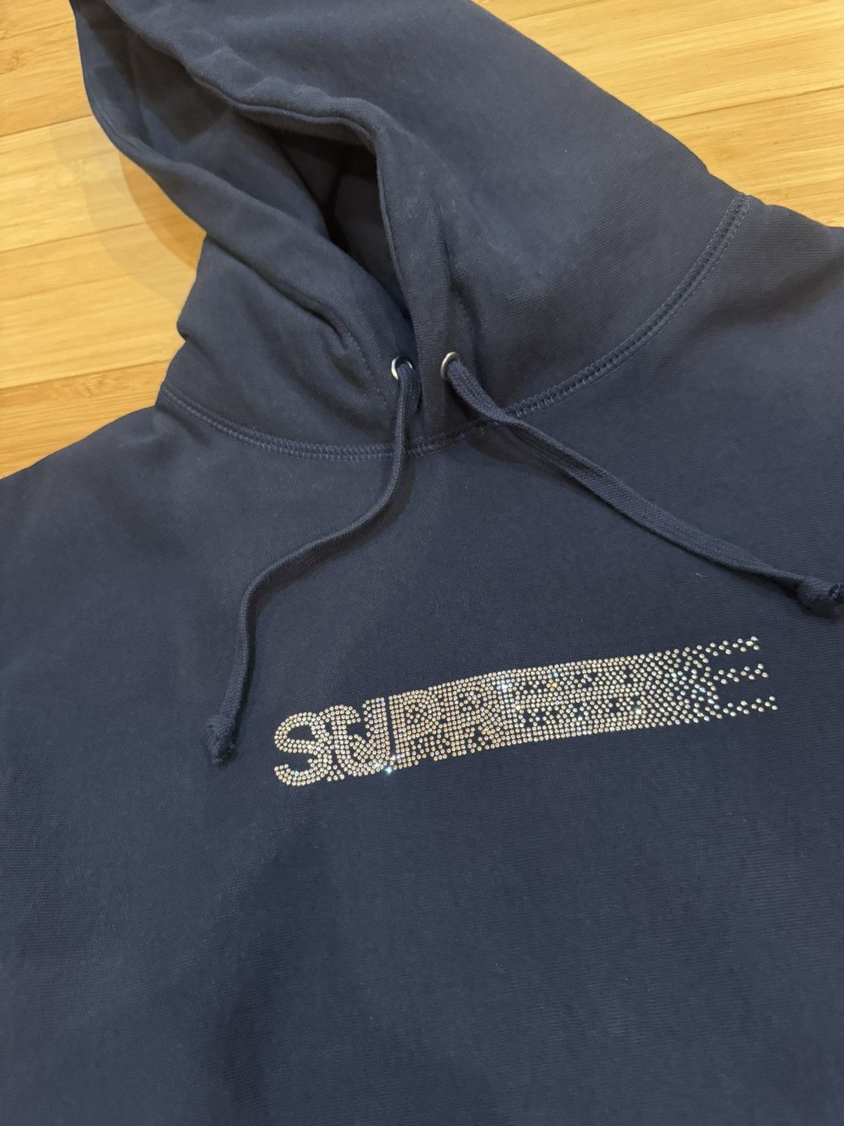 Supreme Supreme Swarovski Motion Logo Hoodie Navy (FW25) - Small Size US S / EU 44-46 / 1 - 4 Thumbnail