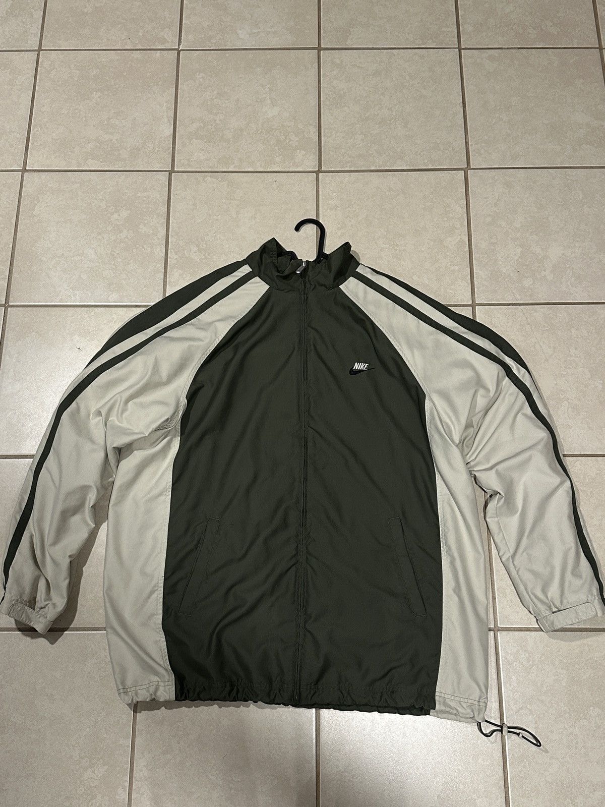 image of Y2K Nike Light Jacket in Olive Green, Men's (Size 2XL)