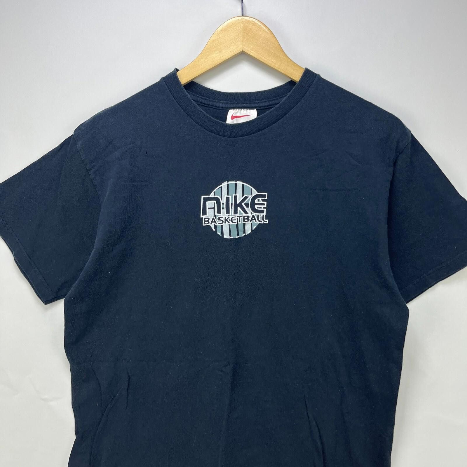 Nike Vintage 90s Nike Basketball Made in USA Faded T-Shirt Small Size US S / EU 44-46 / 1 - 5 Thumbnail