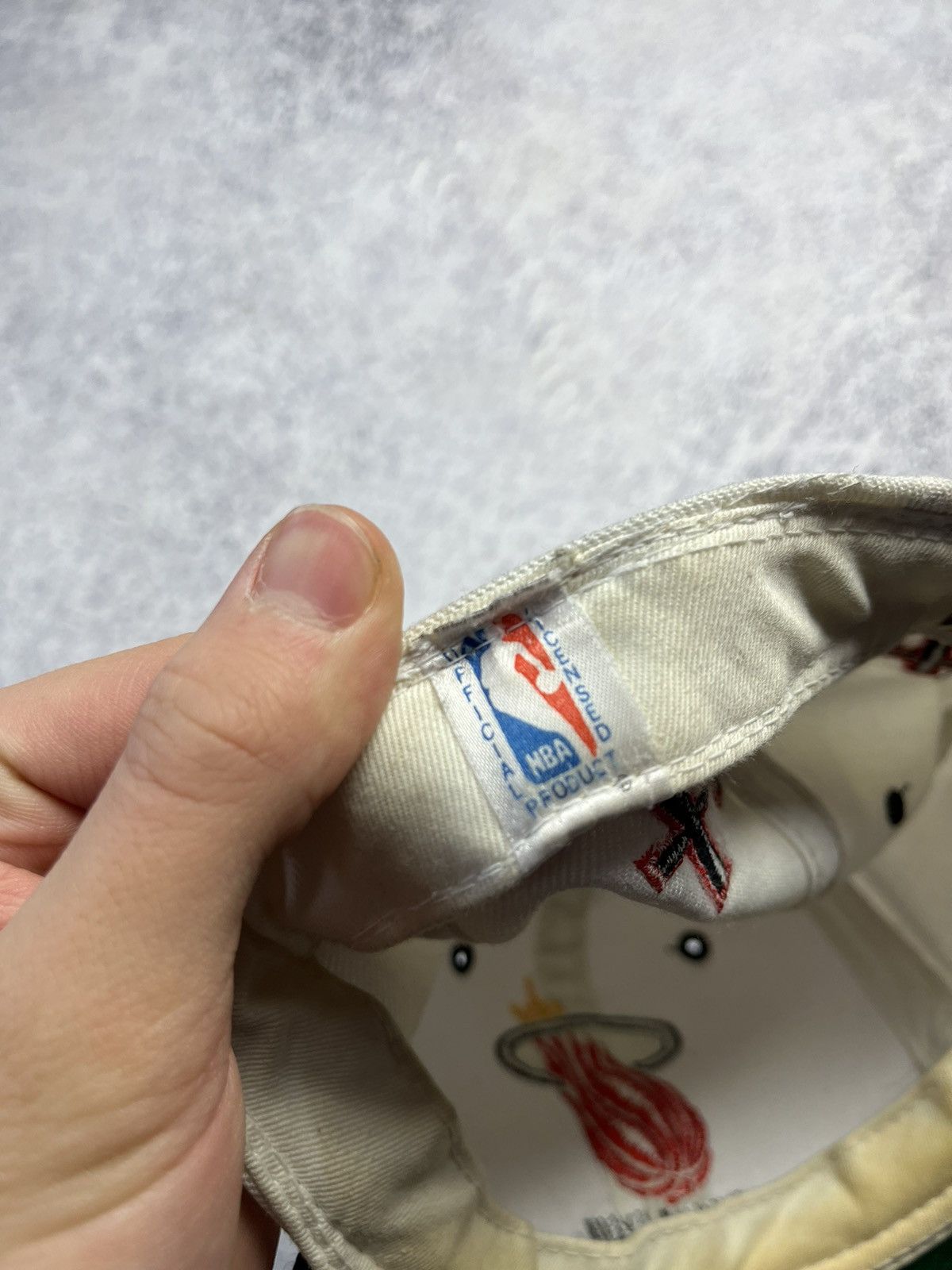 NBA Vintage Miami Heat Cap NBA Streetwear Rare Casual Fan Logo Size ONE SIZE - 13 Thumbnail