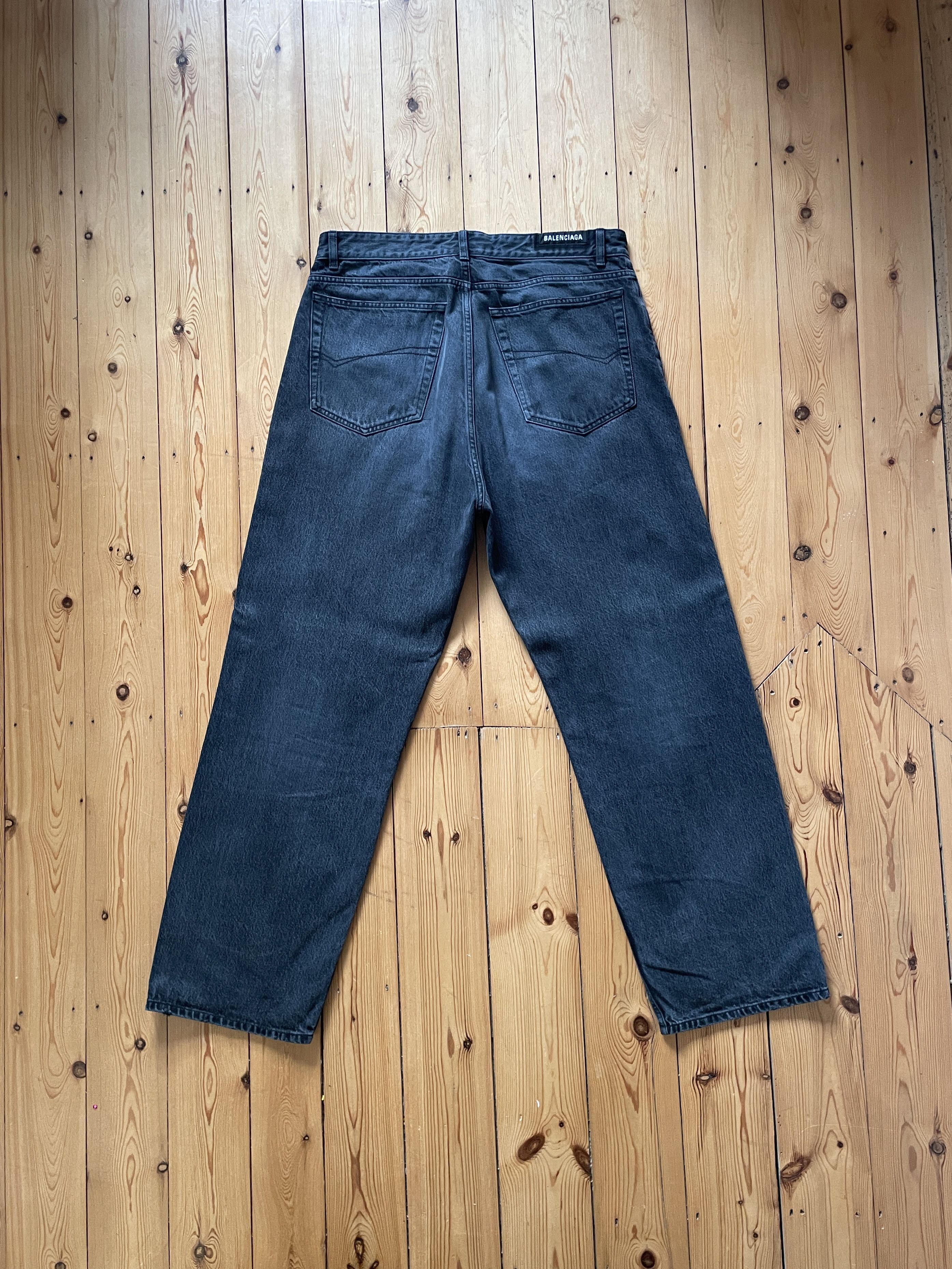 Balenciaga Balenciaga - Dark Wash Loose-Fit Jeans L Size US 36 / EU 52 - 6 Thumbnail