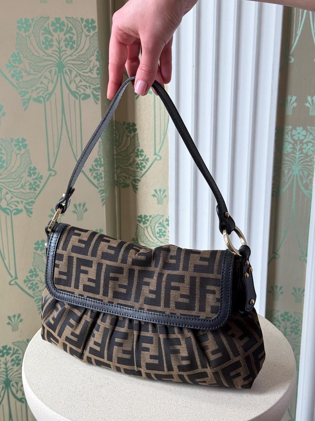 Fendi Vintage Fendi Brown Zucca Canvas and Leather Shoulder Bag Size ONE SIZE - 2 Thumbnail
