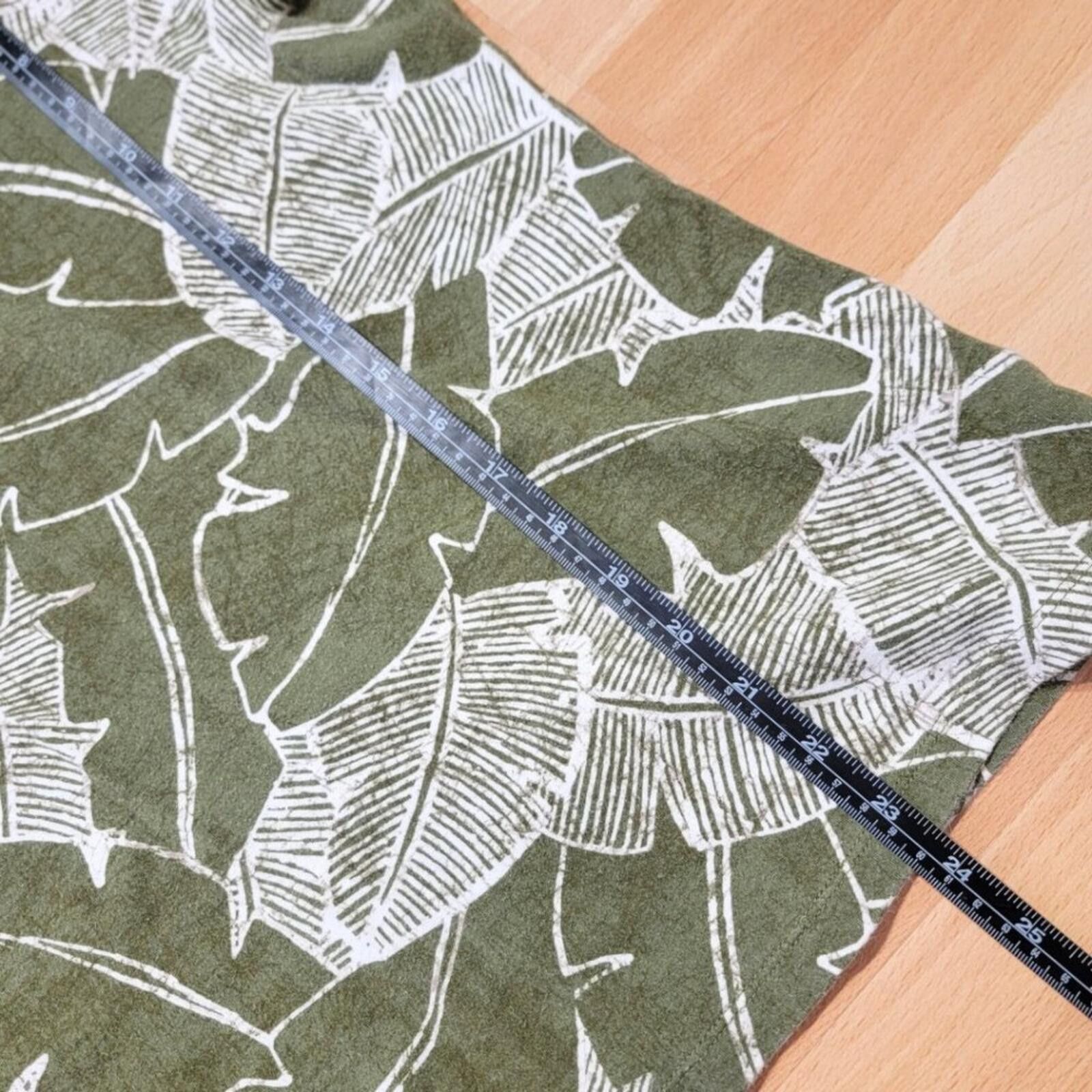 Croft & Barrow Croft & Barrow Women's Green Leaf Print V-Neck Short Sleeve Size XL / US 12-14 / IT 48-50 - 4 Thumbnail