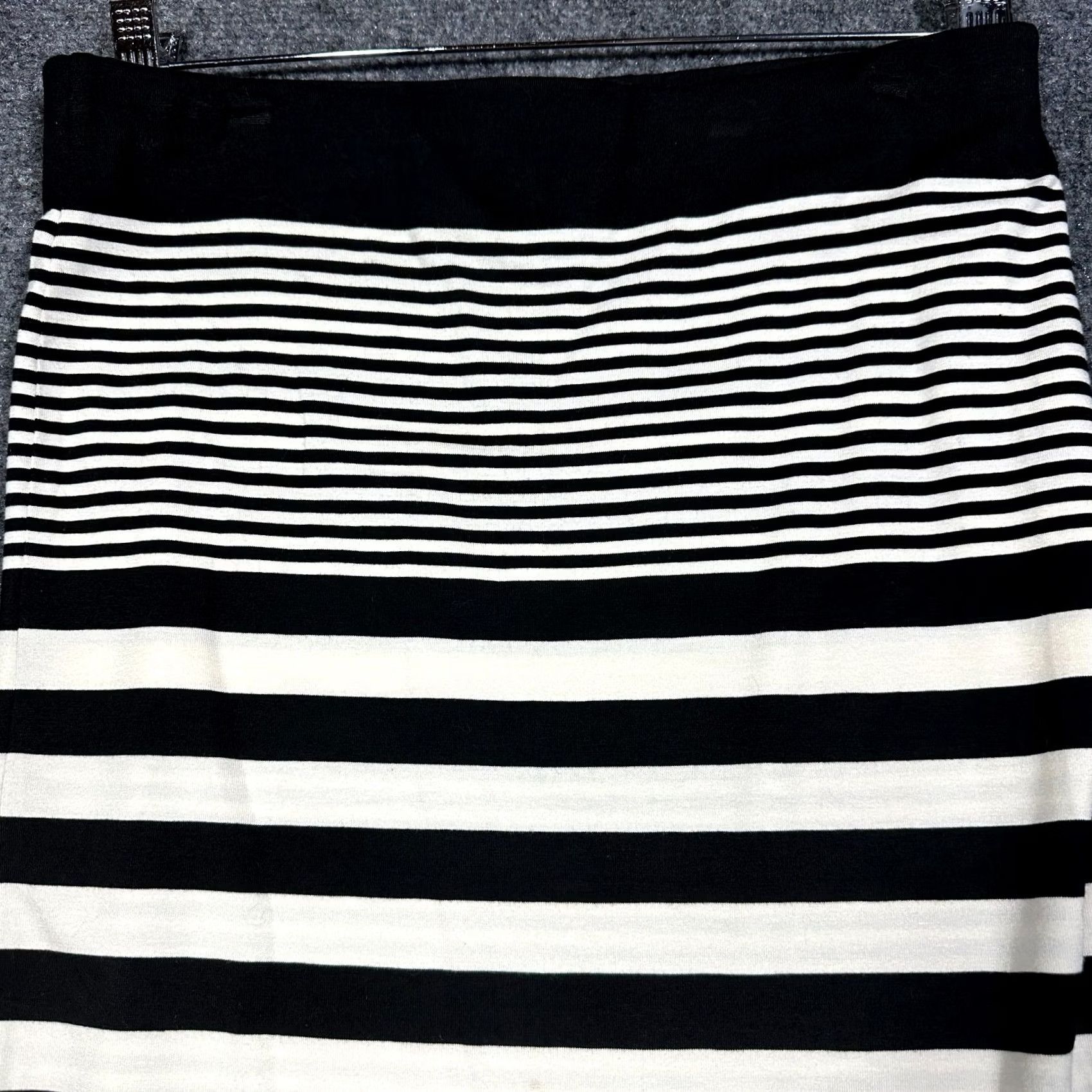 Loft Ann Taylor LOFT Skirt Womens Small Knit Stretch Pencil Pull On Black White Size 32" / US 10 / IT 46 - 7 Thumbnail