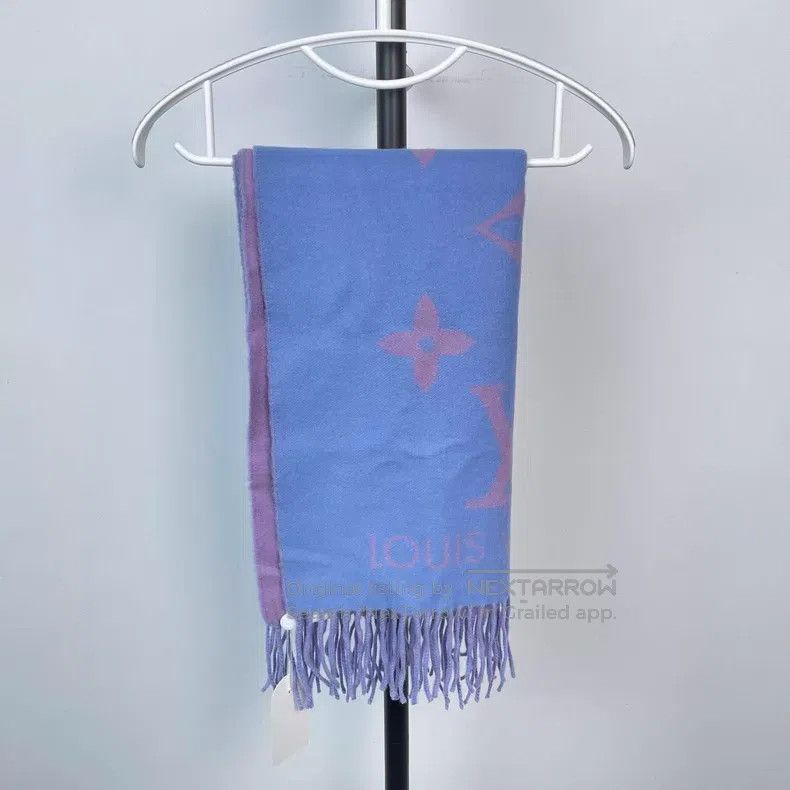 Louis Vuitton Louis Vuitton Blue and purple color matching cashmere scar Size ONE SIZE - 1 Thumbnail