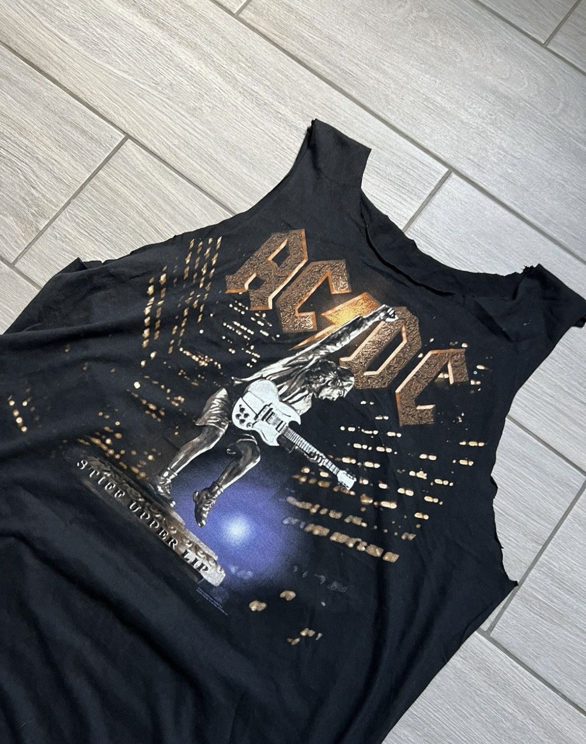 Band Tees Vintage 2001 AC/DC Stiff Upper Lip Faded Black Tank Top Tee Size US L / EU 52-54 / 3 - 7 Thumbnail
