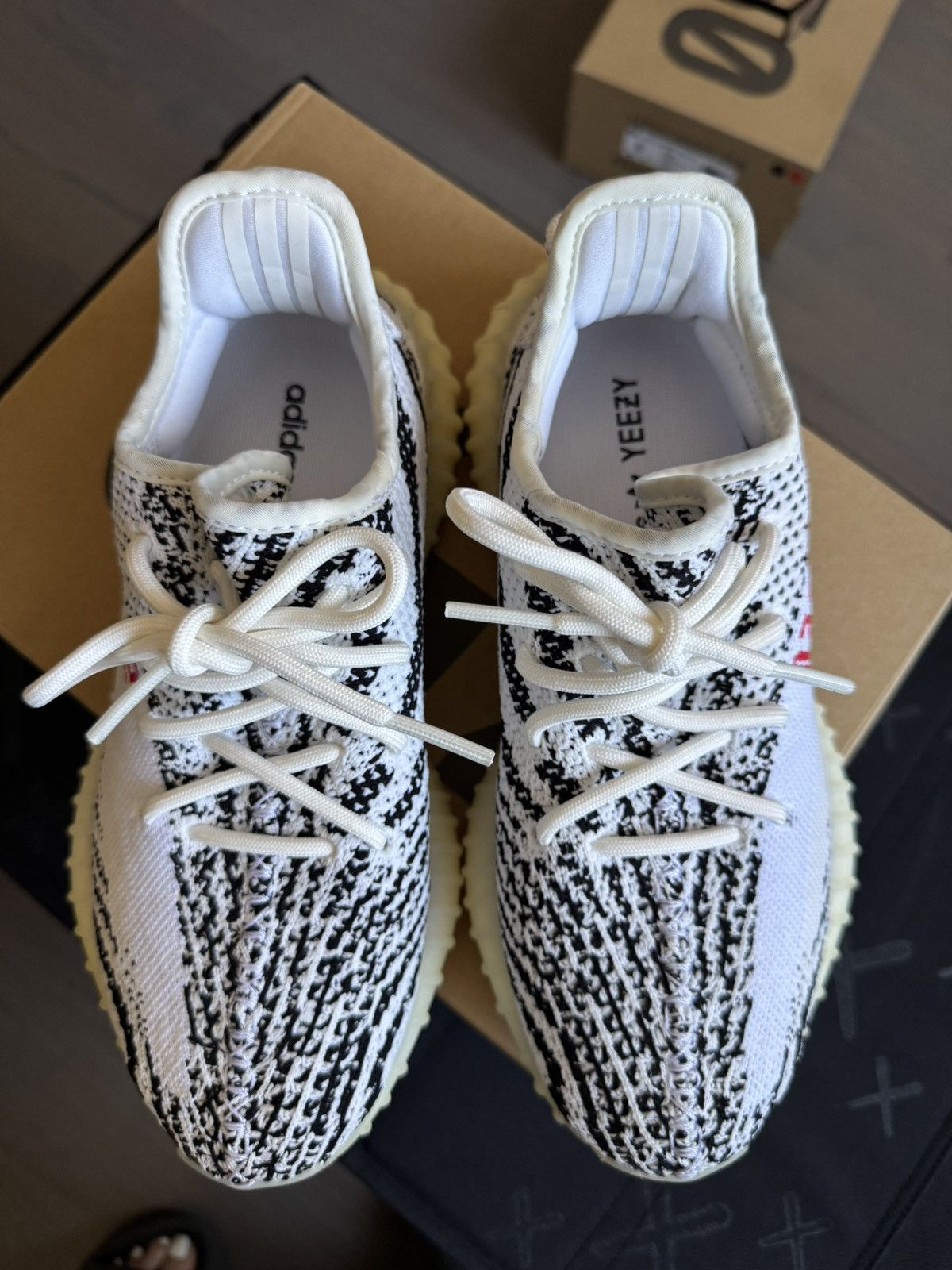 Adidas × Yeezy Adidas Yeezy Boost 350 V2 zebra sz 6Y Size US 6 / EU 39 - 7 Thumbnail