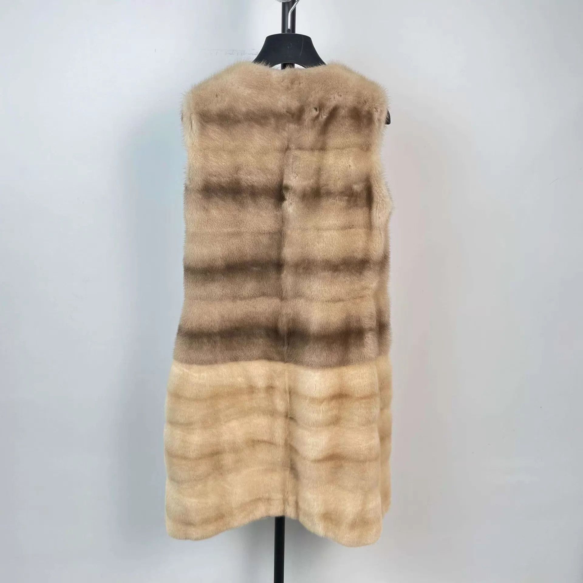 Dior Dior 95 new mink fur sleeveless coat 36 Size XS / US 0-2 / IT 36-38 - 2 Thumbnail