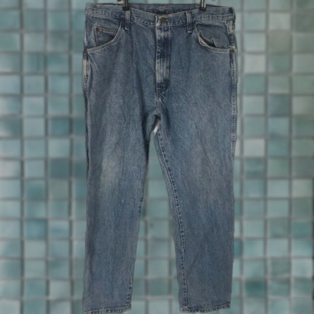 Wrangler Wrangler Mens High Rise Straight Relaxed Fit Denim Jeans Size 38 Blue 38x32 Size US 38 / EU 54 - 1 Thumbnail