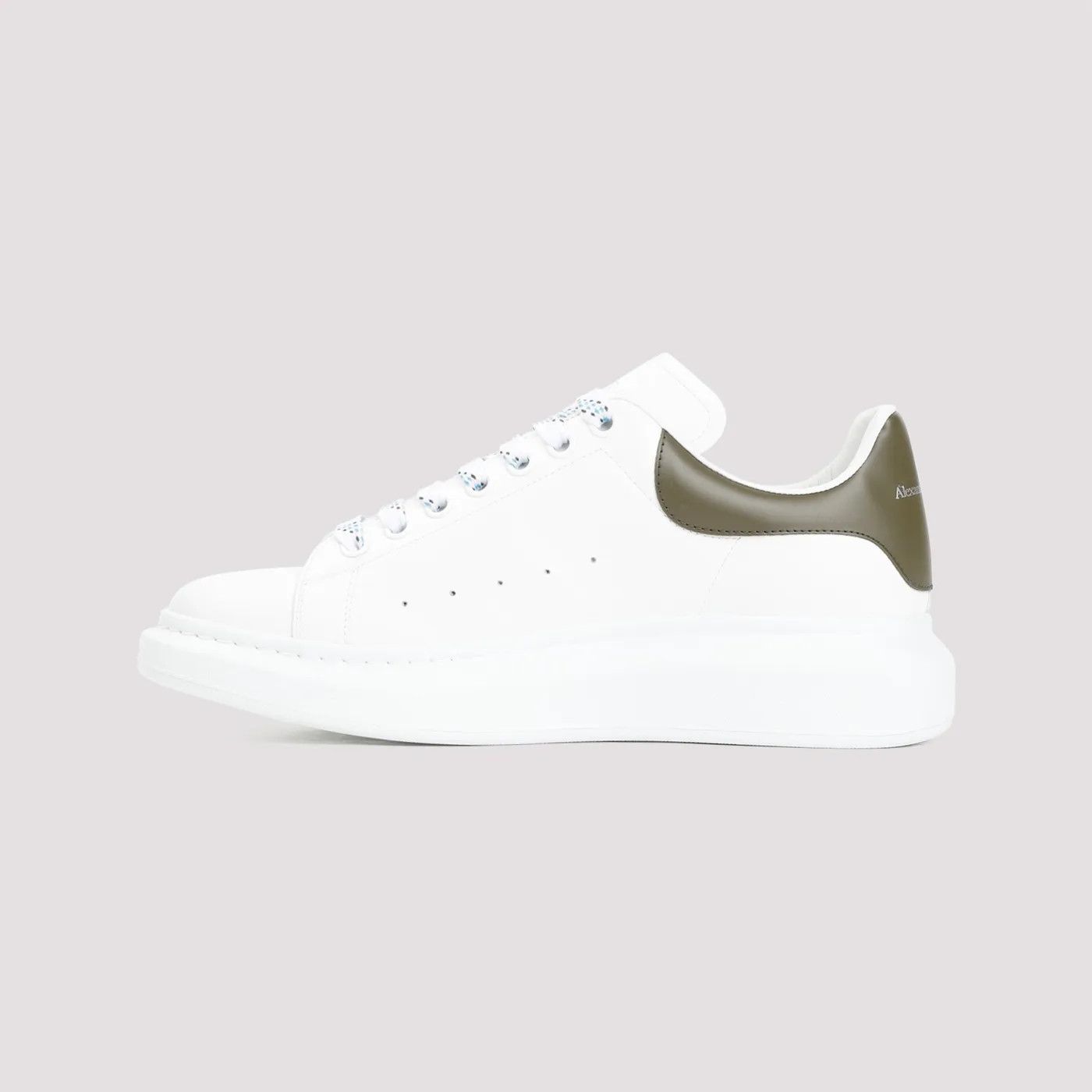 Alexander McQueen o1w1db10725 Oversized Sneaker in White Size US 7 / EU 40 - 2 Thumbnail