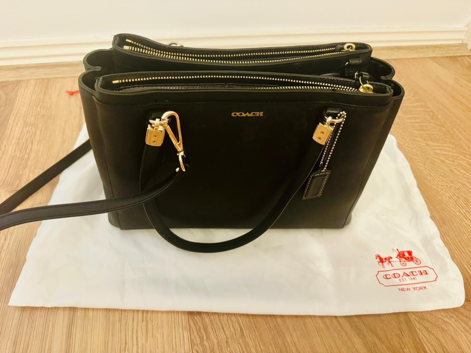 Coach Authentic Black Coach shoulder bag with dust bag Size ONE SIZE - 1 Thumbnail