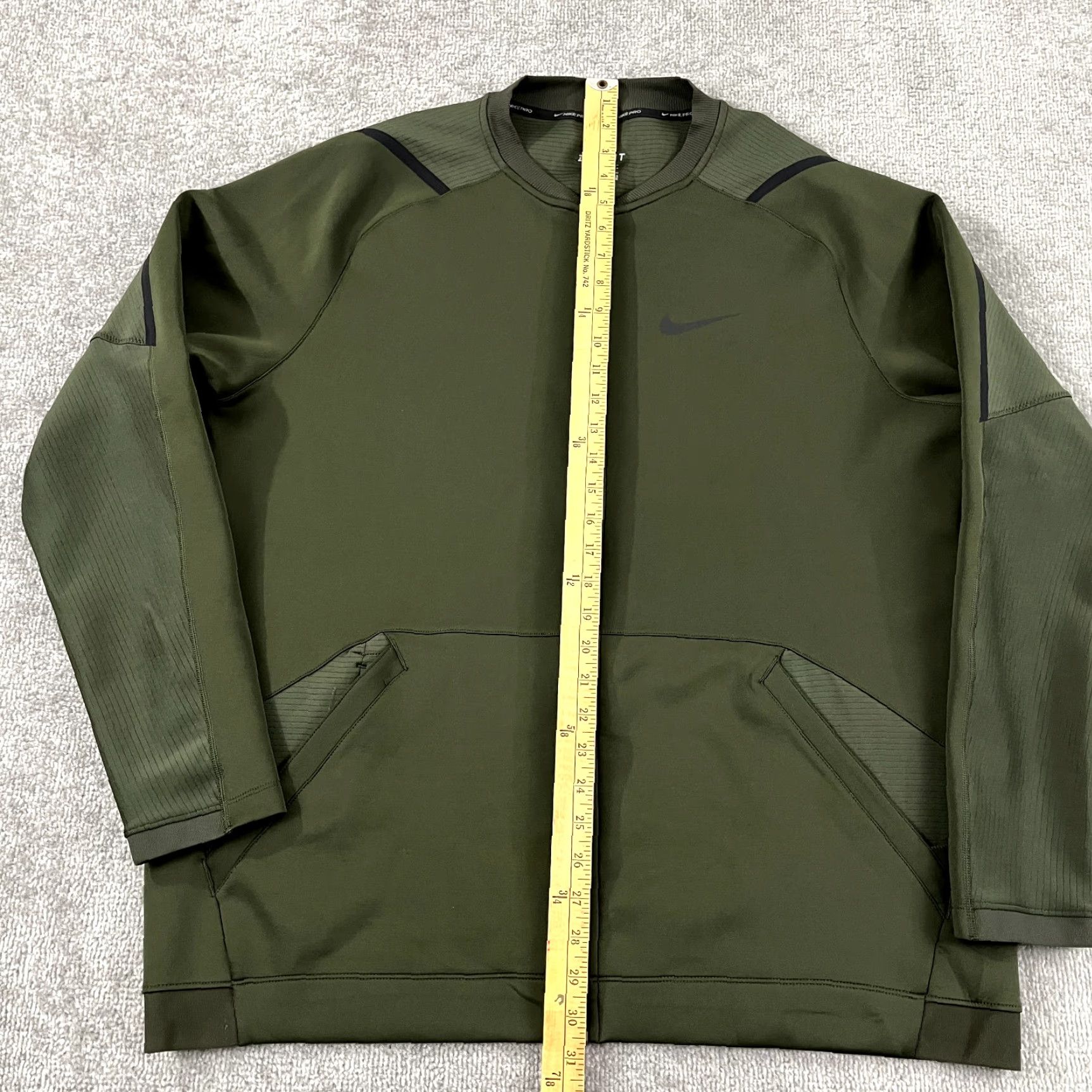 Nike VINTAGE: No – but since not vintage, skip. Full optimized title: Nike Pro Jacket Mens XL Green Full Zip Training Golf Running BV5568-355 Size US XL / EU 56 / 4 - 4 Thumbnail