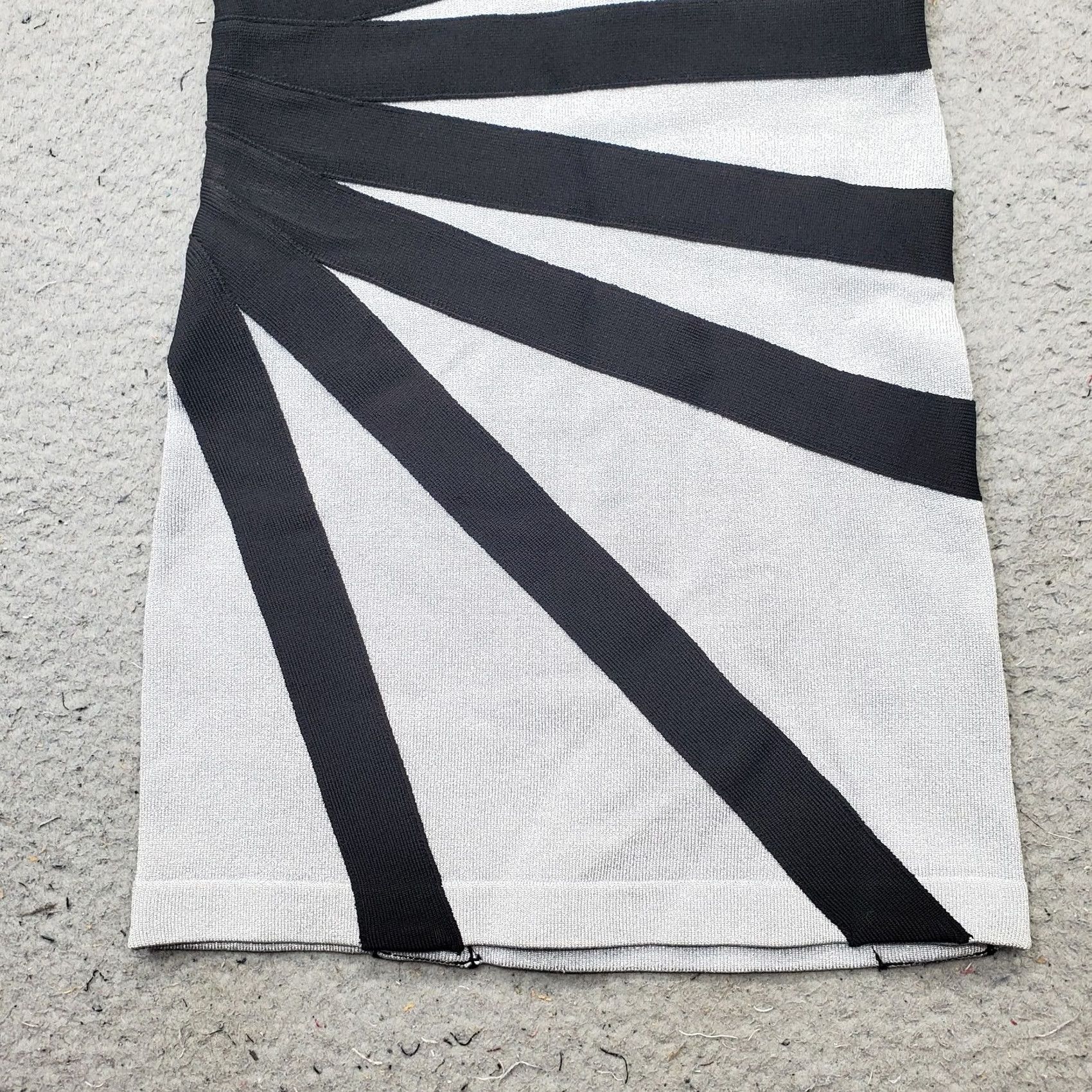 Bebe bebe Bodycon Illusion Dress Womens XS Silver & Black Striped Halter Neck Back Zip Dress Size XS / US 0-2 / IT 36-38 - 7 Thumbnail
