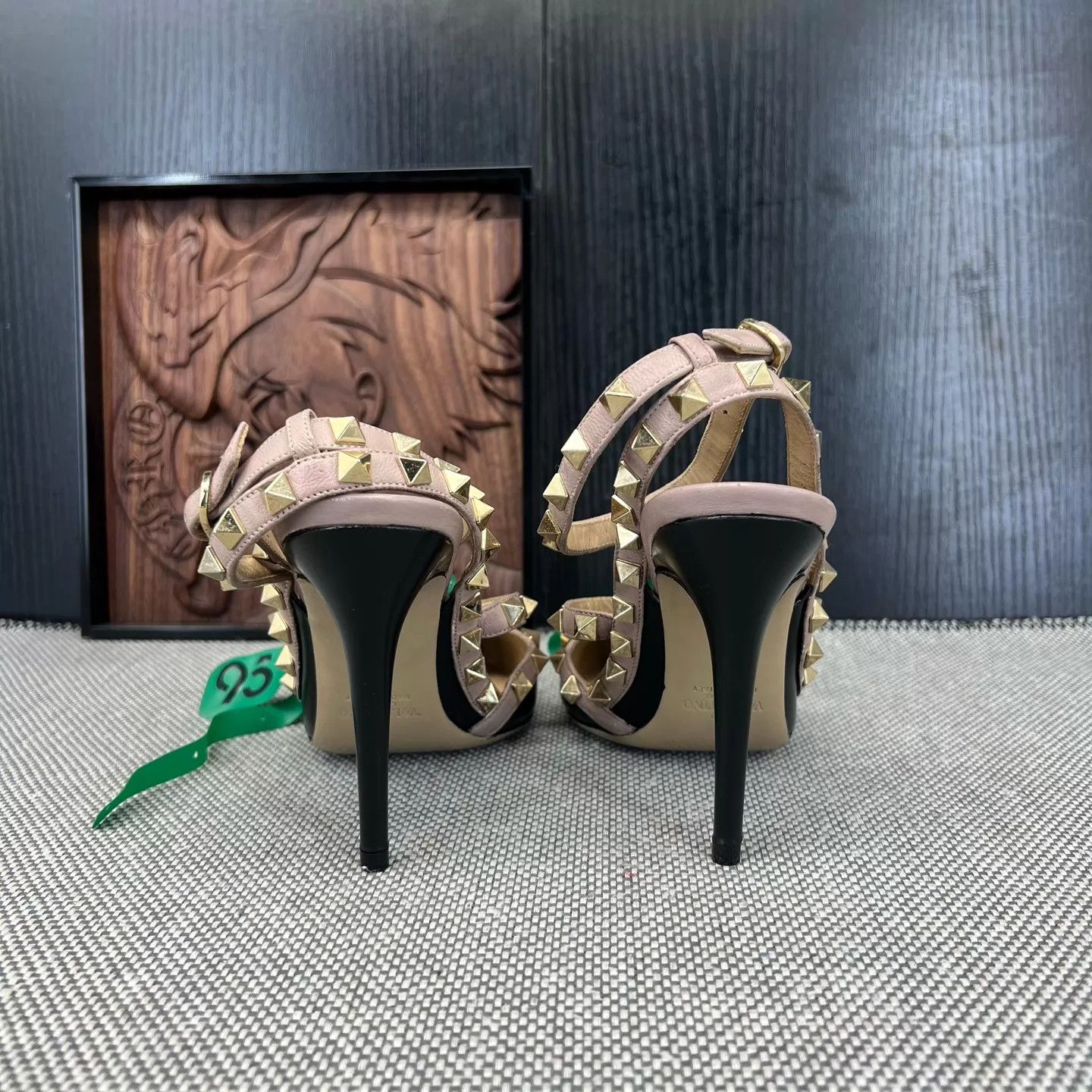 Valentino Valentino Rockstud Heels 35 Worn Once Original Box Size US 4.5 / IT 34.5 - 6 Thumbnail
