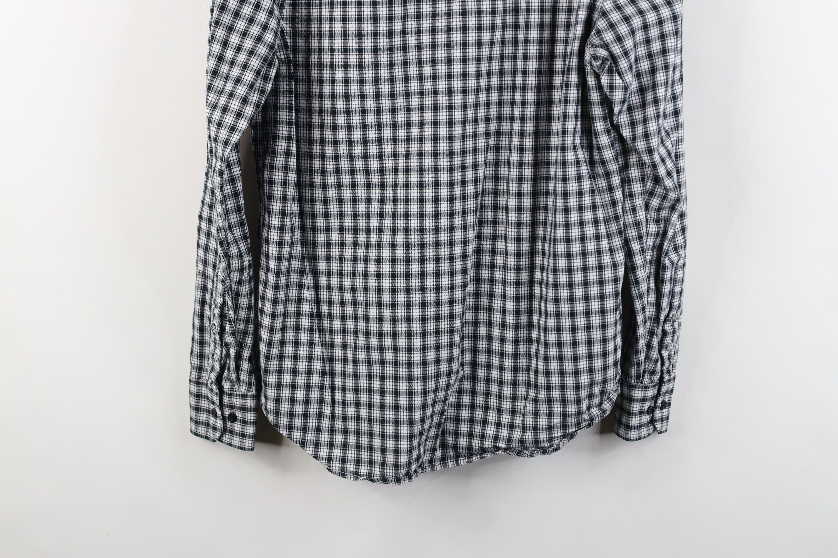 Vintage WESC Streetwear Pocket Collared Button Shirt Black Plaid Size US S / EU 44-46 / 1 - 13 Thumbnail