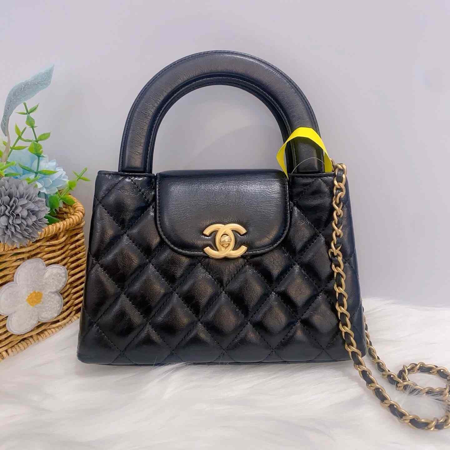 Chanel Pre-loved Bag Very good condition Size ONE SIZE - 1 Thumbnail