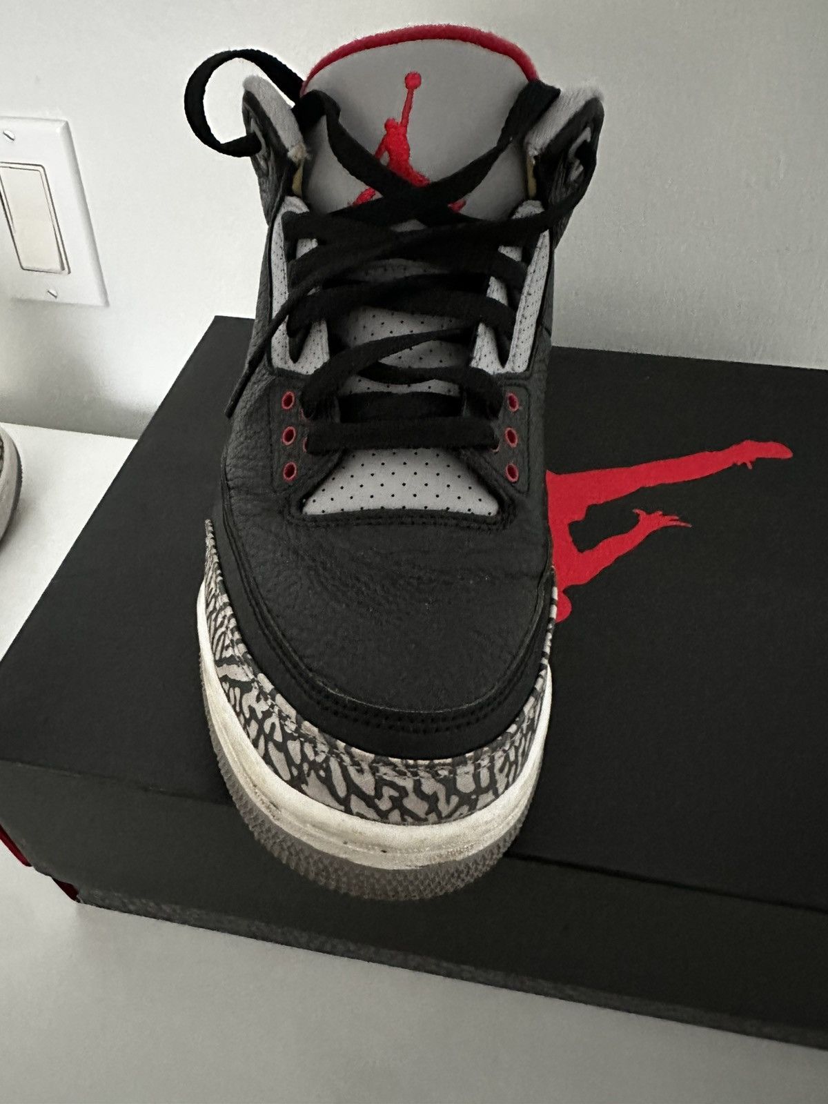 Jordan Brand Jordan 3s Black Cement 3s 2018 Size US 10.5 / EU 43-44 - 6 Thumbnail
