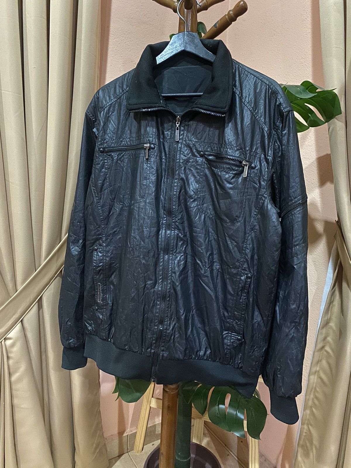 Giorgio Armani VINTAGE GIORGIO ARMANI ALL BLACK JACKET Size US XL / EU 56 / 4 - 5 Thumbnail