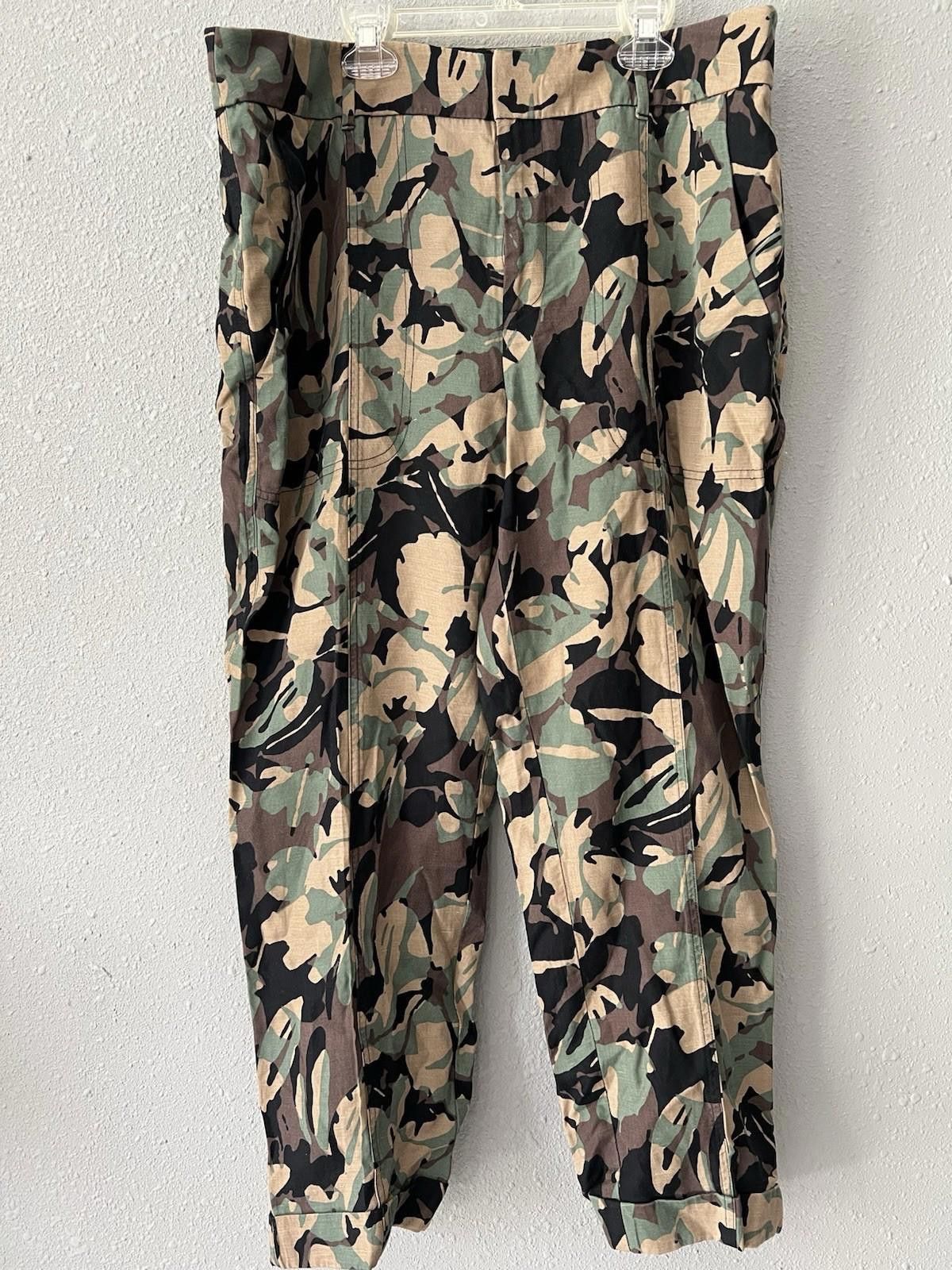 Chicos Chicos Casual Straight Leg Cargo Pants Cropped Camo 14 Size 36" / US 14 / IT 50 - 1 Thumbnail