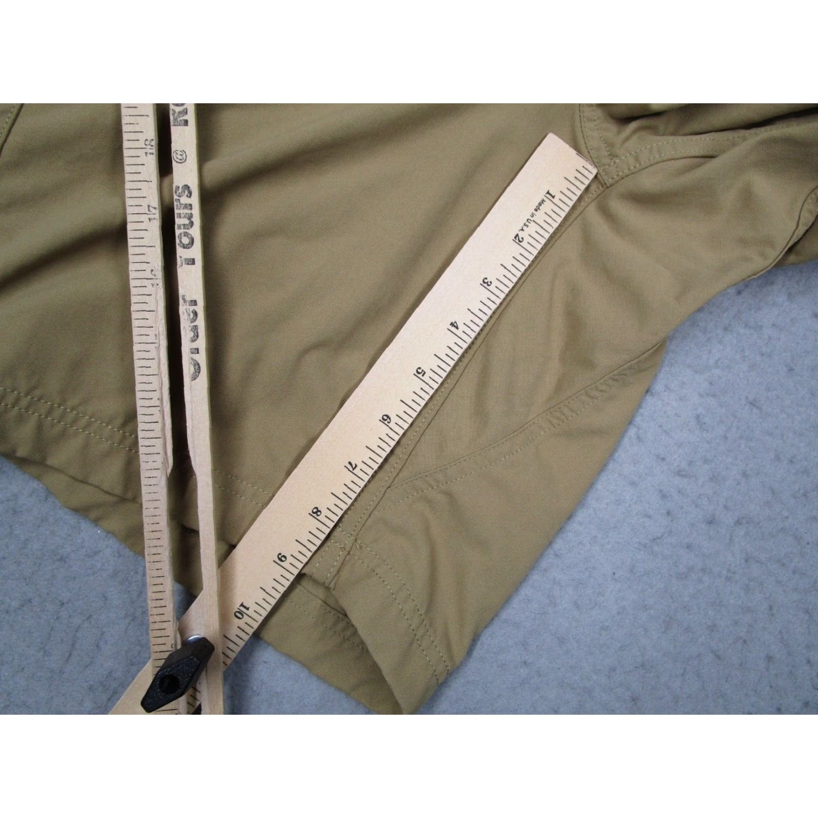 Vintage VINTAGE Duluth Men's Cargo Shorts 2XL Beige Microfiber Belted 9" Outdoor Travel Workwear Size US 39 - 4 Thumbnail