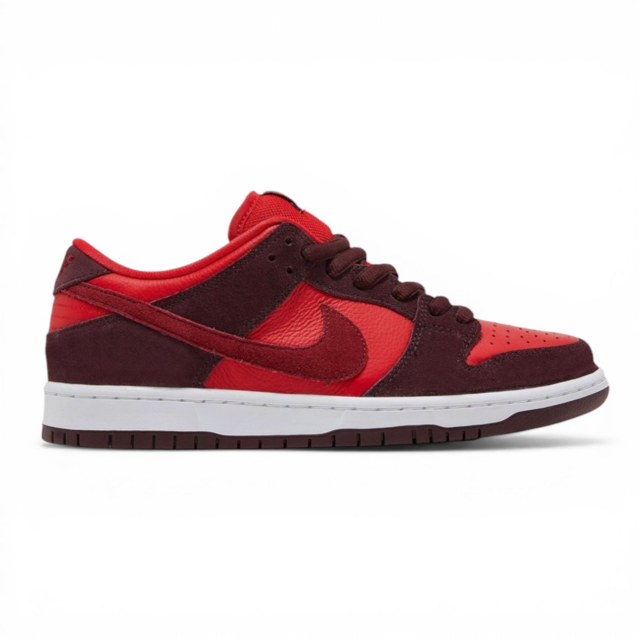Nike SB Dunk Low Cherry Size US 11 / EU 44 - 1 Preview