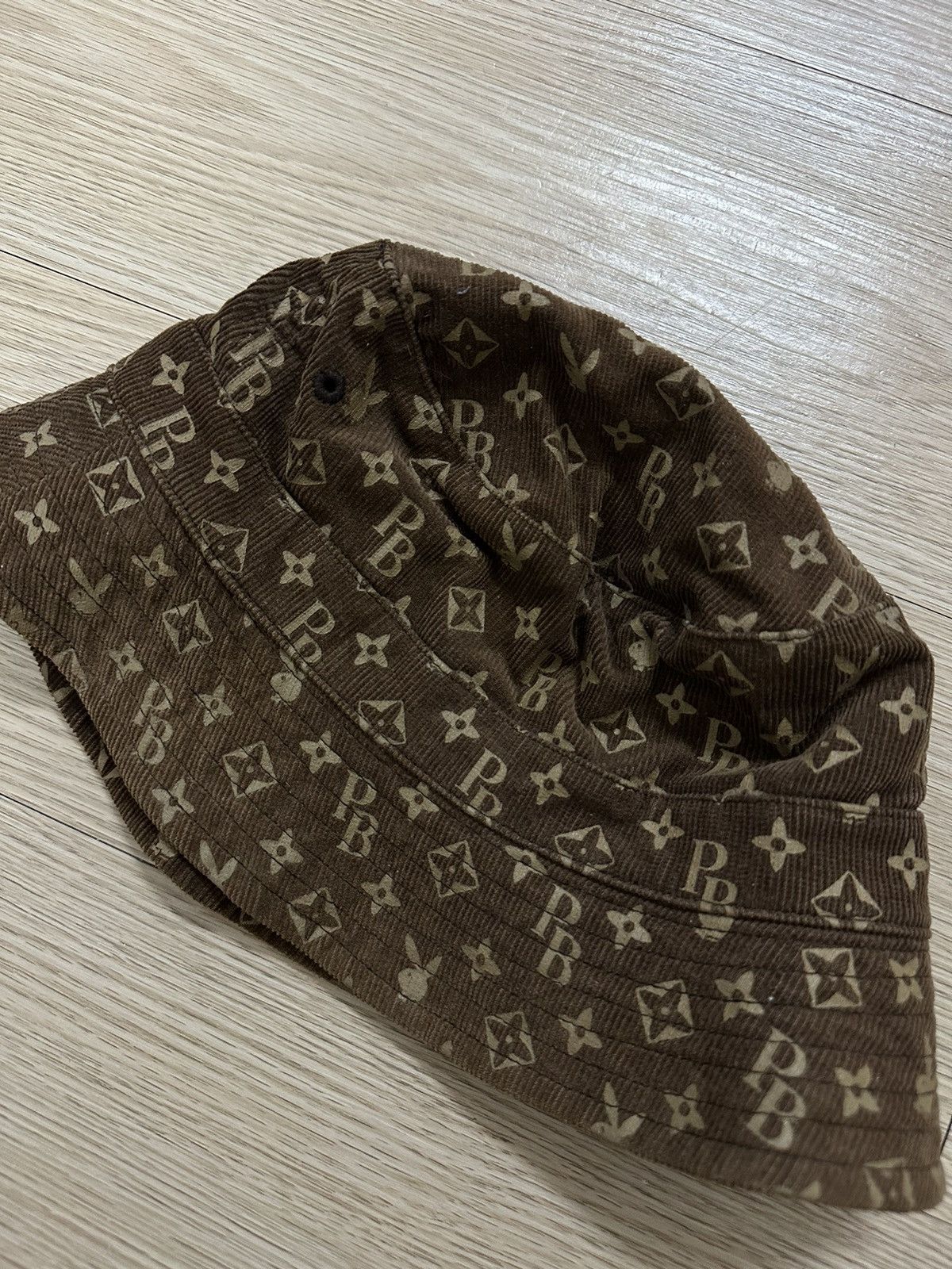 Beauty Beast × Playboy Playboy Parody Louis Vuitton Monogram Corduroy Bucket Hat Size ONE SIZE - 5 Thumbnail