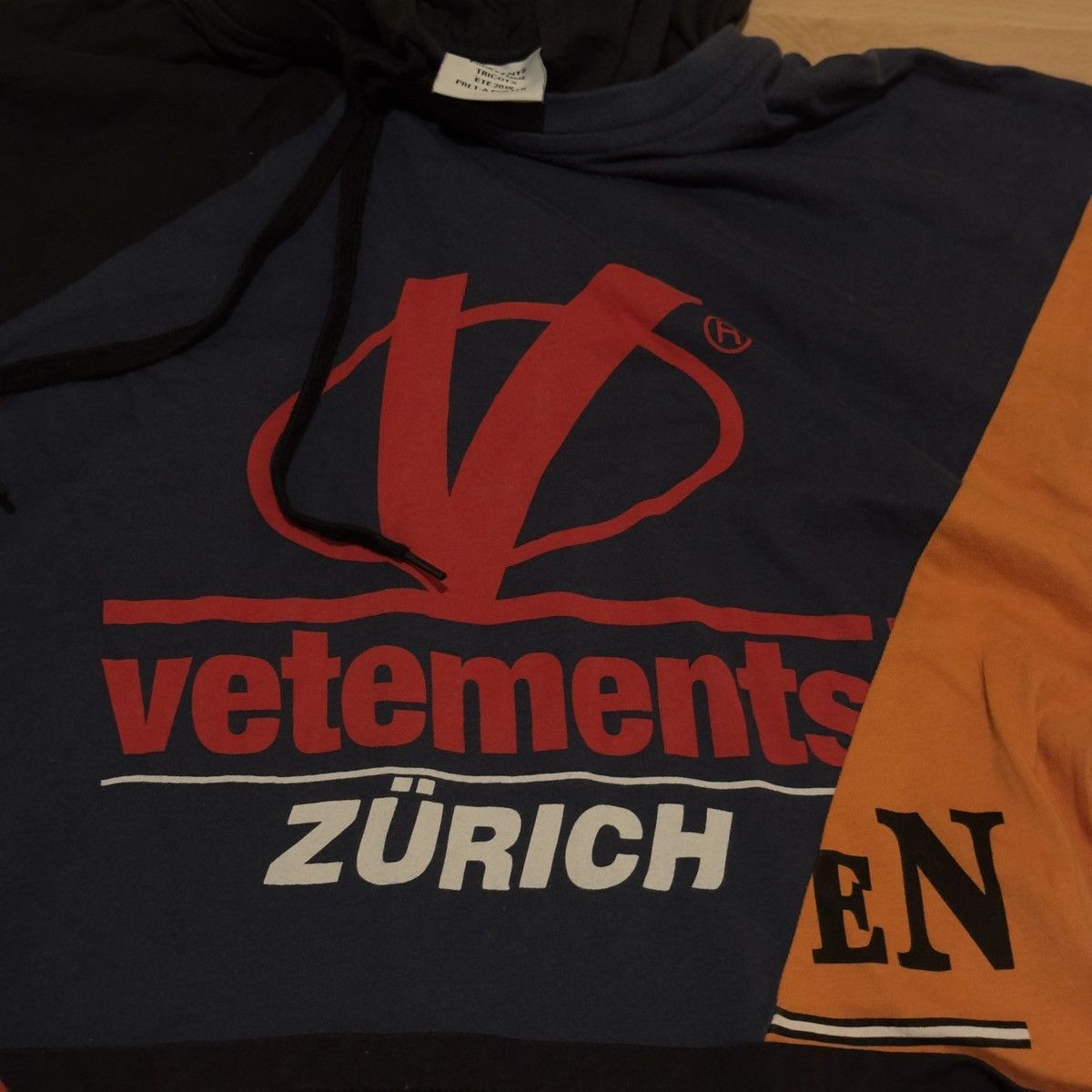 Vetements Vetements SS18 Zurich Staff Hoodie Dress (Demna Gvasalia) Size US M / EU 48-50 / 2 - 7 Thumbnail
