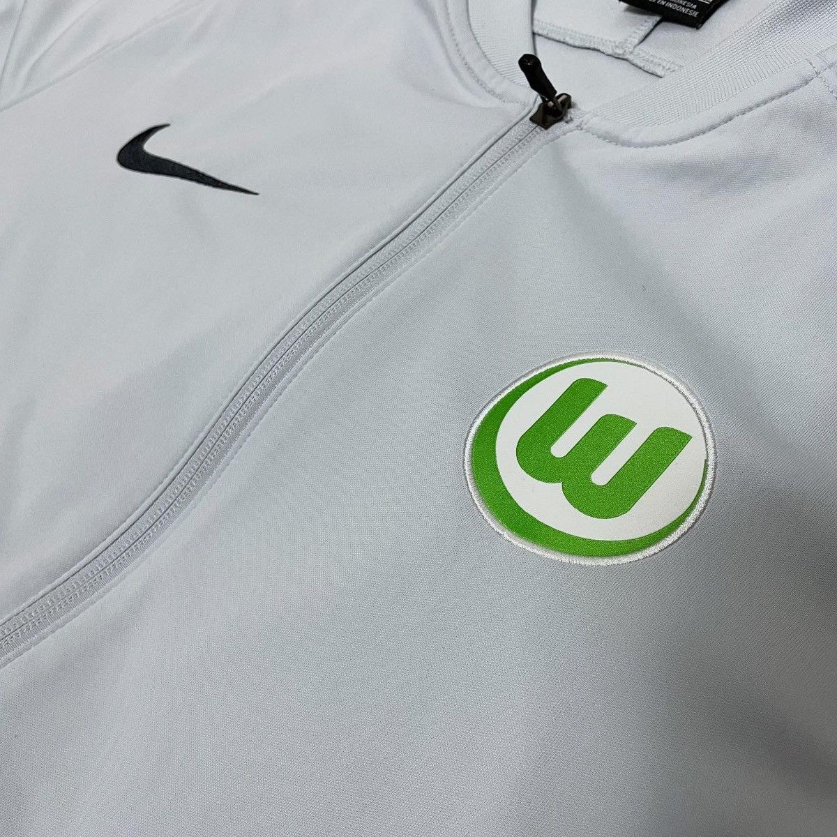 Nike Sweatshirt zip Wolfsburg Training jacket Nike jersey soccer Size US XL / EU 56 / 4 - 4 Thumbnail