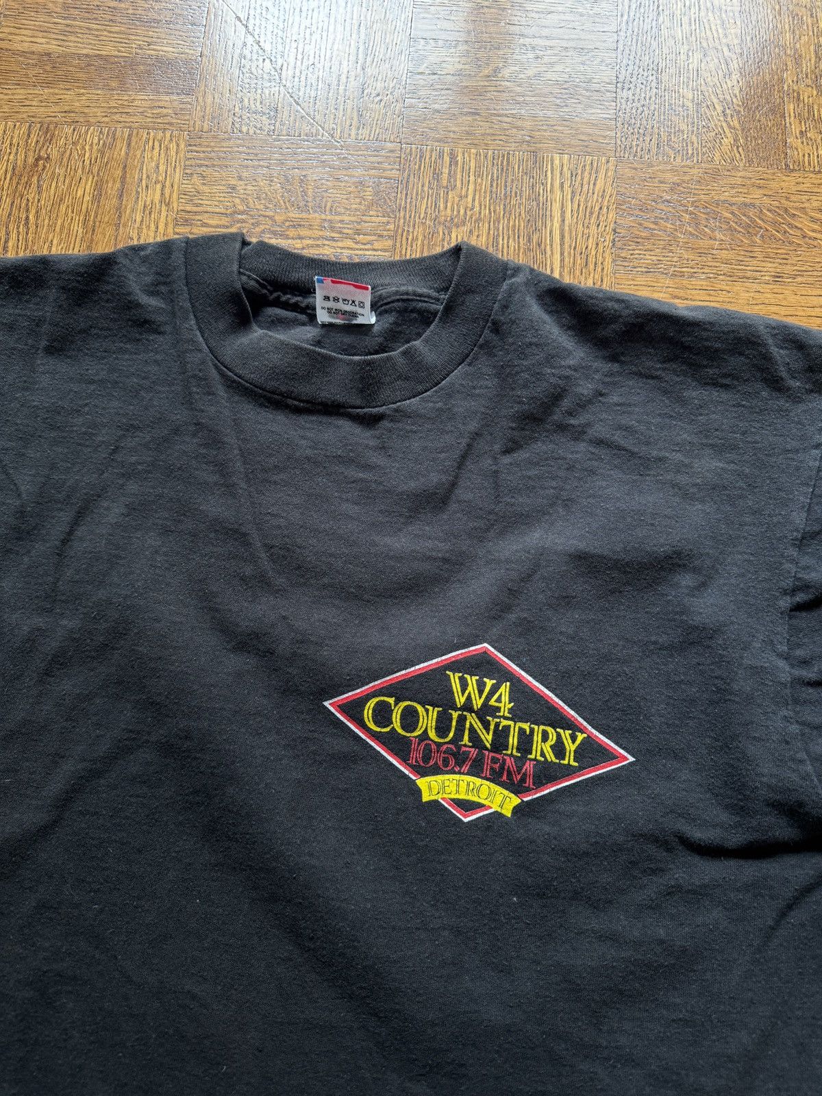 Vintage Vintage 90s Detroit Country Radio Station Graphic Tee Size US XL / EU 56 / 4 - 1 Thumbnail
