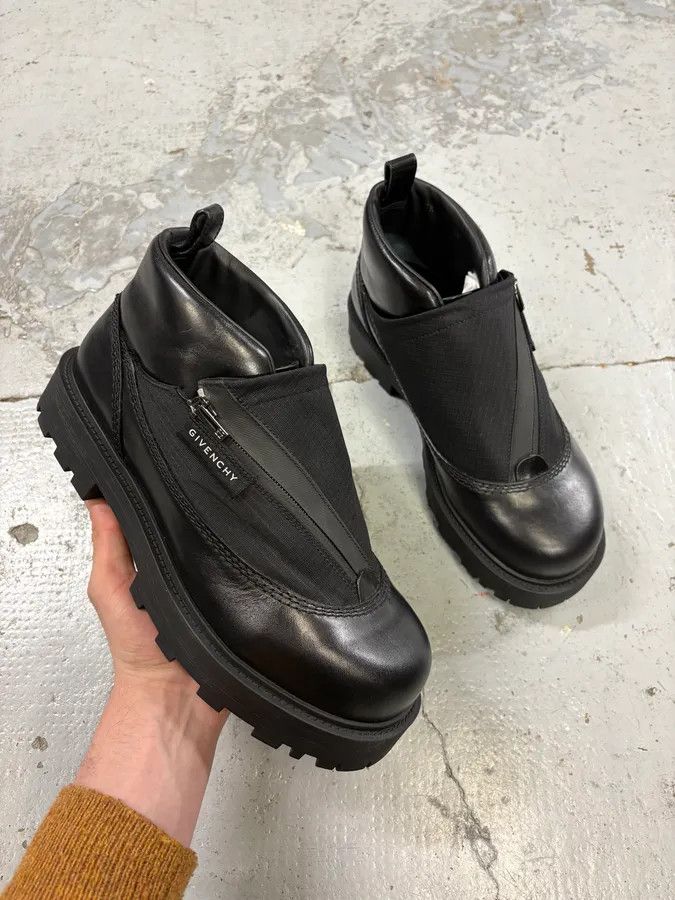 Givenchy Givenchy Black Storm Zip-Up Ankle Boots Size US 9 / EU 42 - 1 Thumbnail