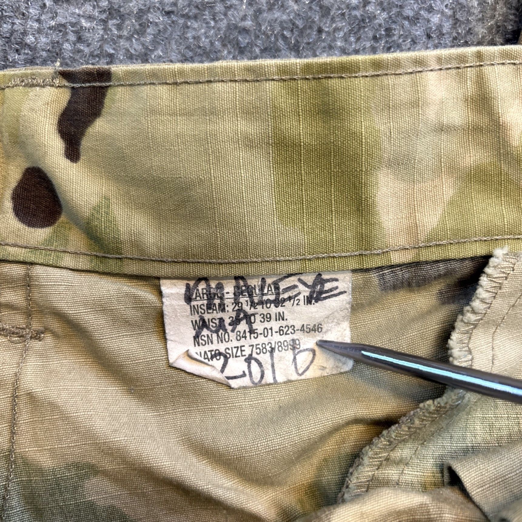 Vintage US Military BDU Camo Cargo Pants Pants Unisex 36 Beige Green Belt Belt Loops Regular Straight Pocket Cargo Front Flat Front Button Fly Size US 36 / EU 52 - 3 Thumbnail