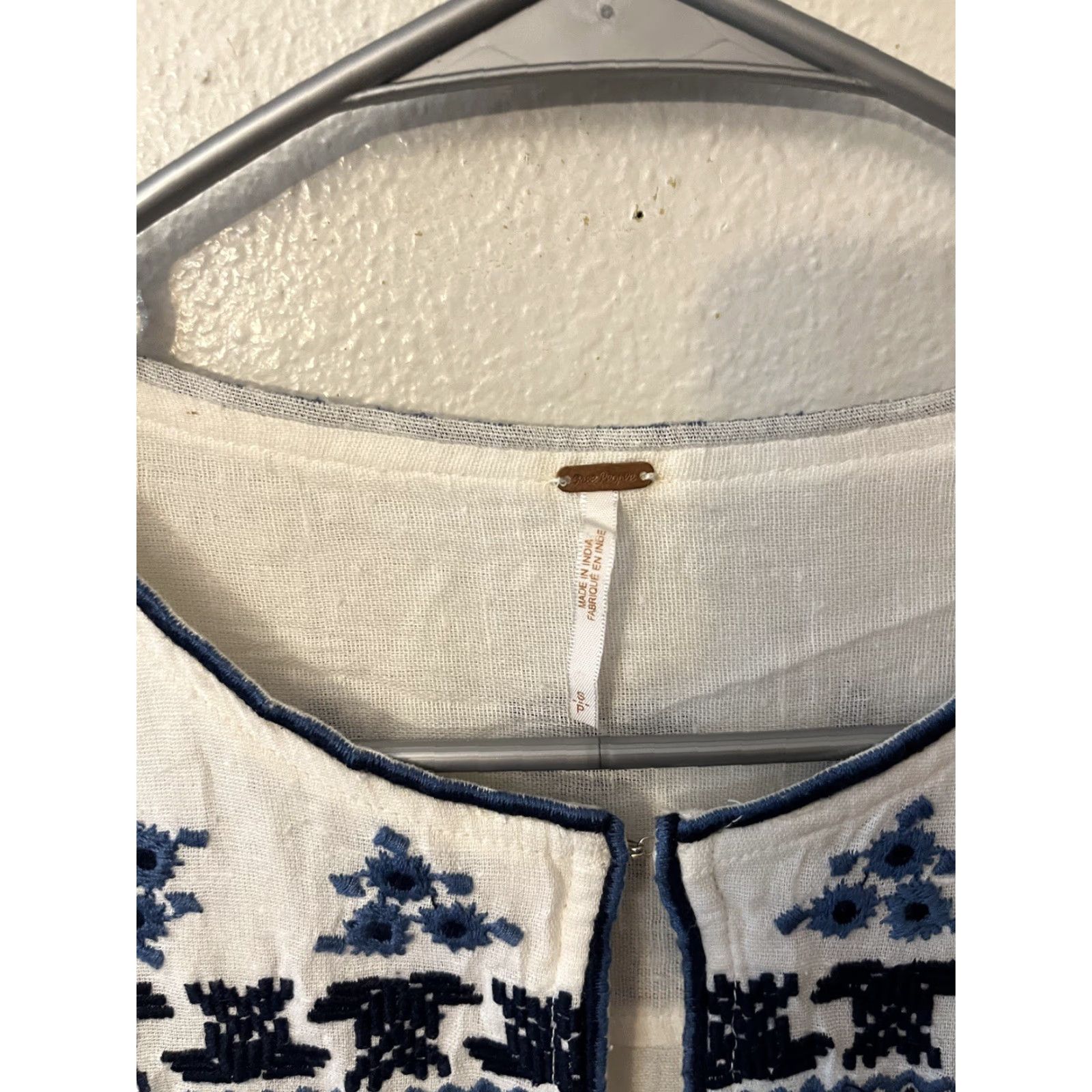 Free People Free People Anouk Ivory Combo Blue Embroidered Mini Dress Tunic Small Women's Blouson, Tunic 3/4 Sleeve Floral Casual Vintage-Style Dress Size S / US 4 / IT 40 - 2 Thumbnail