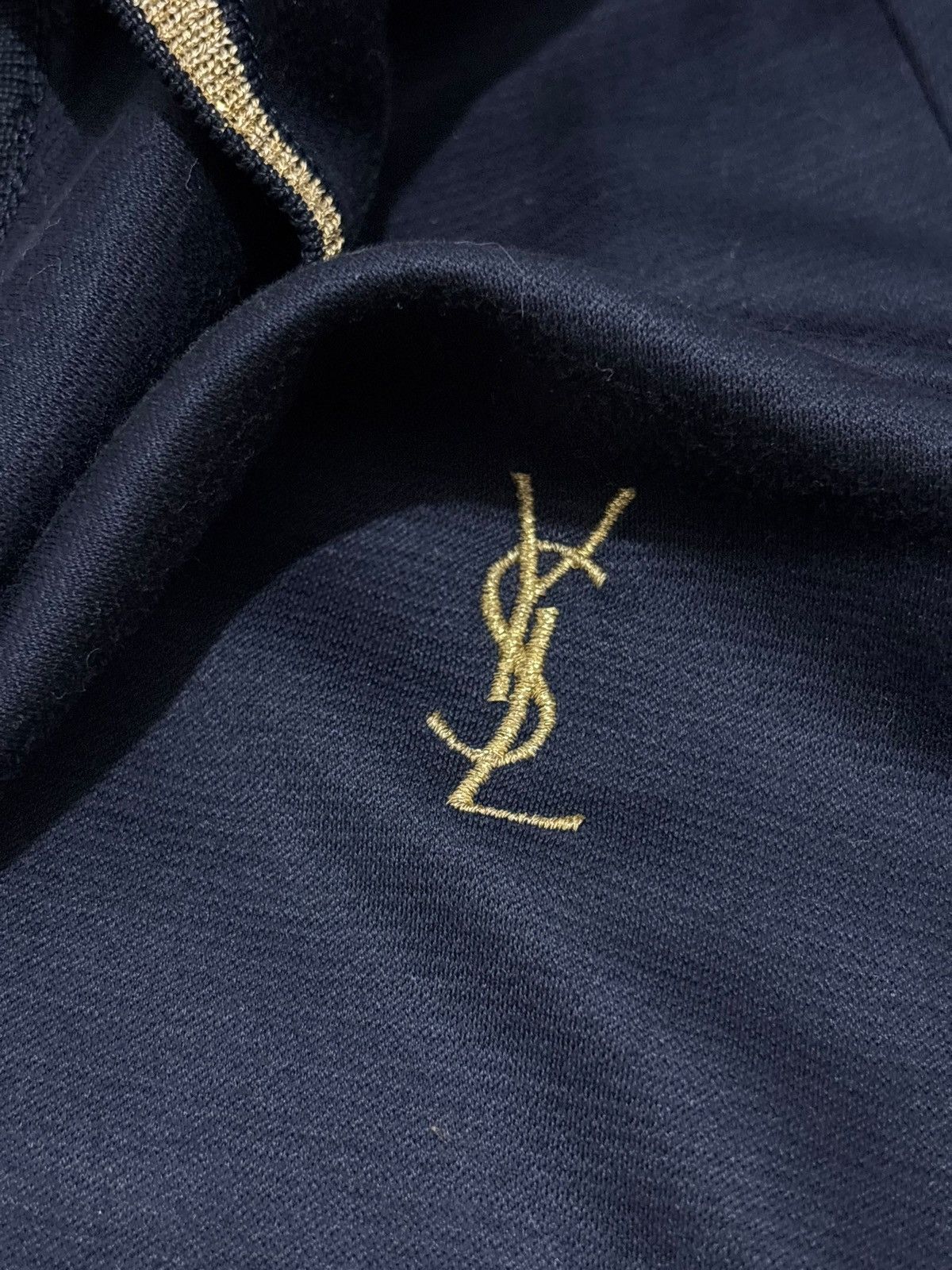 Yves Saint Laurent Yves Saint Laurent Dark Blue Gold Glitter Logo Pullover jpn Size L / US 10 / IT 46 - 7 Thumbnail