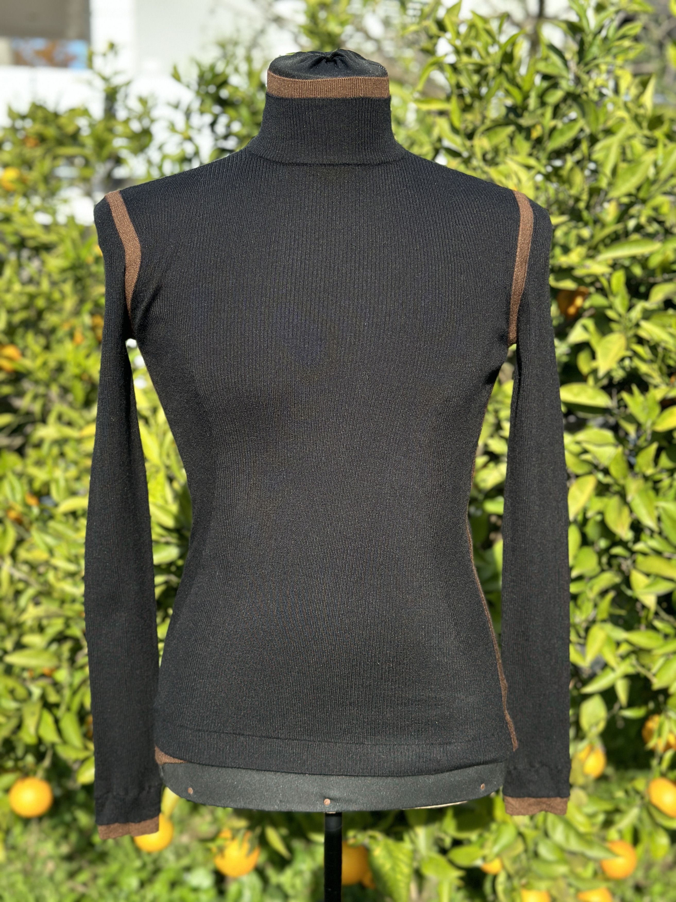 Akris Akris Wool Cashmere Silk Turtleneck Top Black Trim 40 US 10 Size M / US 6-8 / IT 42-44 - 1 Thumbnail