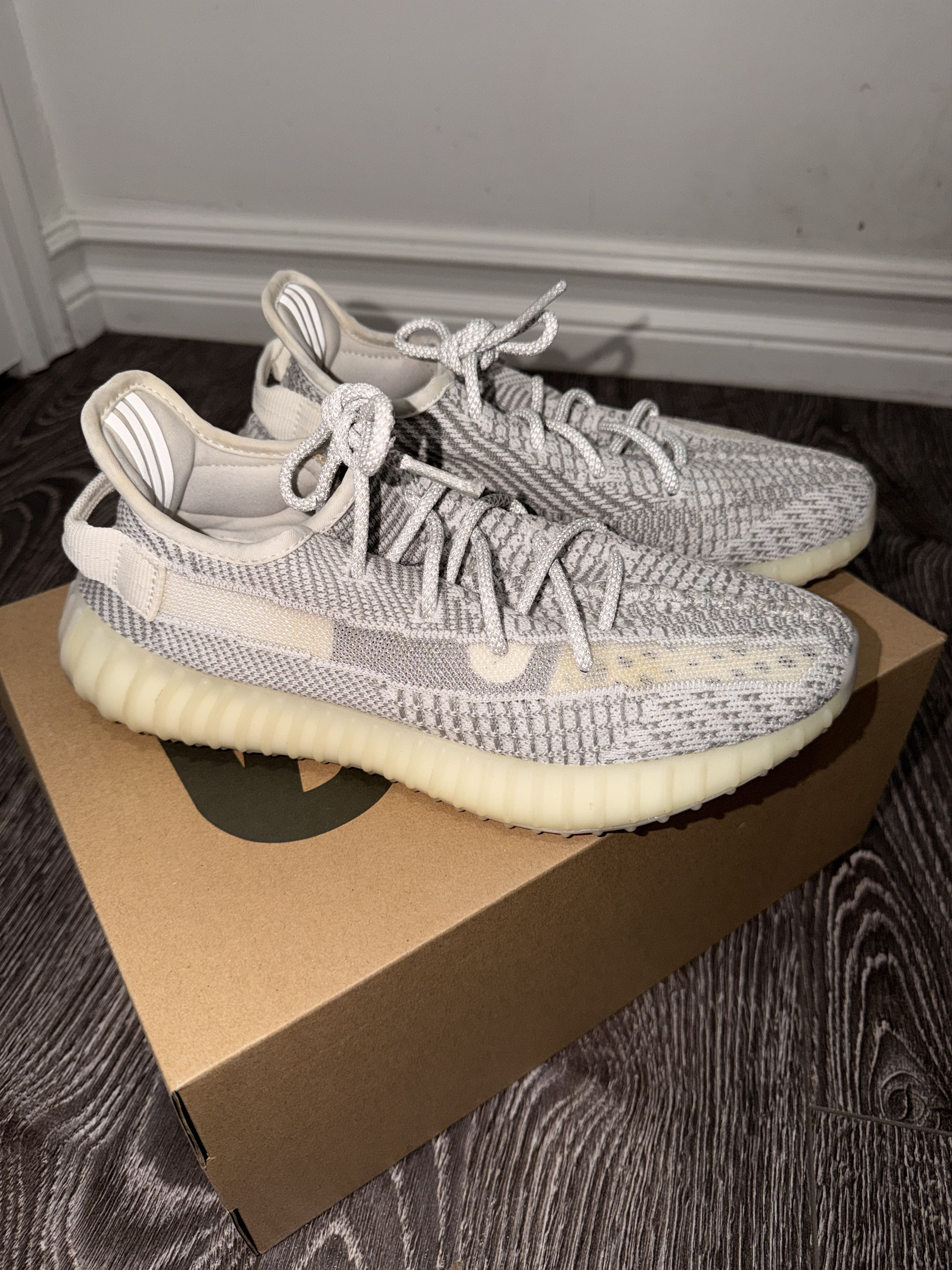Yeezy yeezy 350 V2 bone Size US 7 / EU 40 - 2 Thumbnail