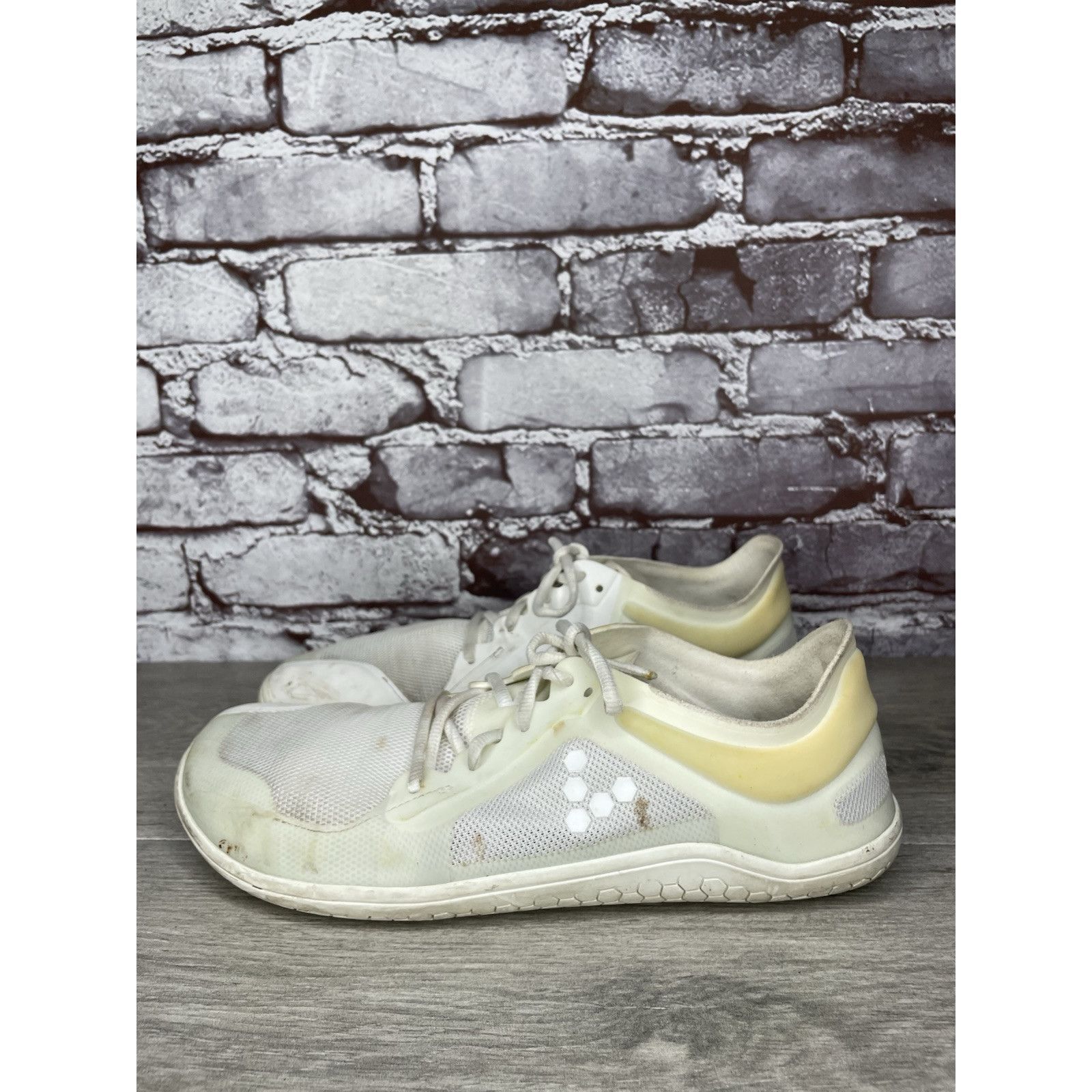 Vivobarefoot Vivobarefoot Primus Lite III Off White Minimalist Shoes Wome Size US 10 / IT 40 - 1 Thumbnail