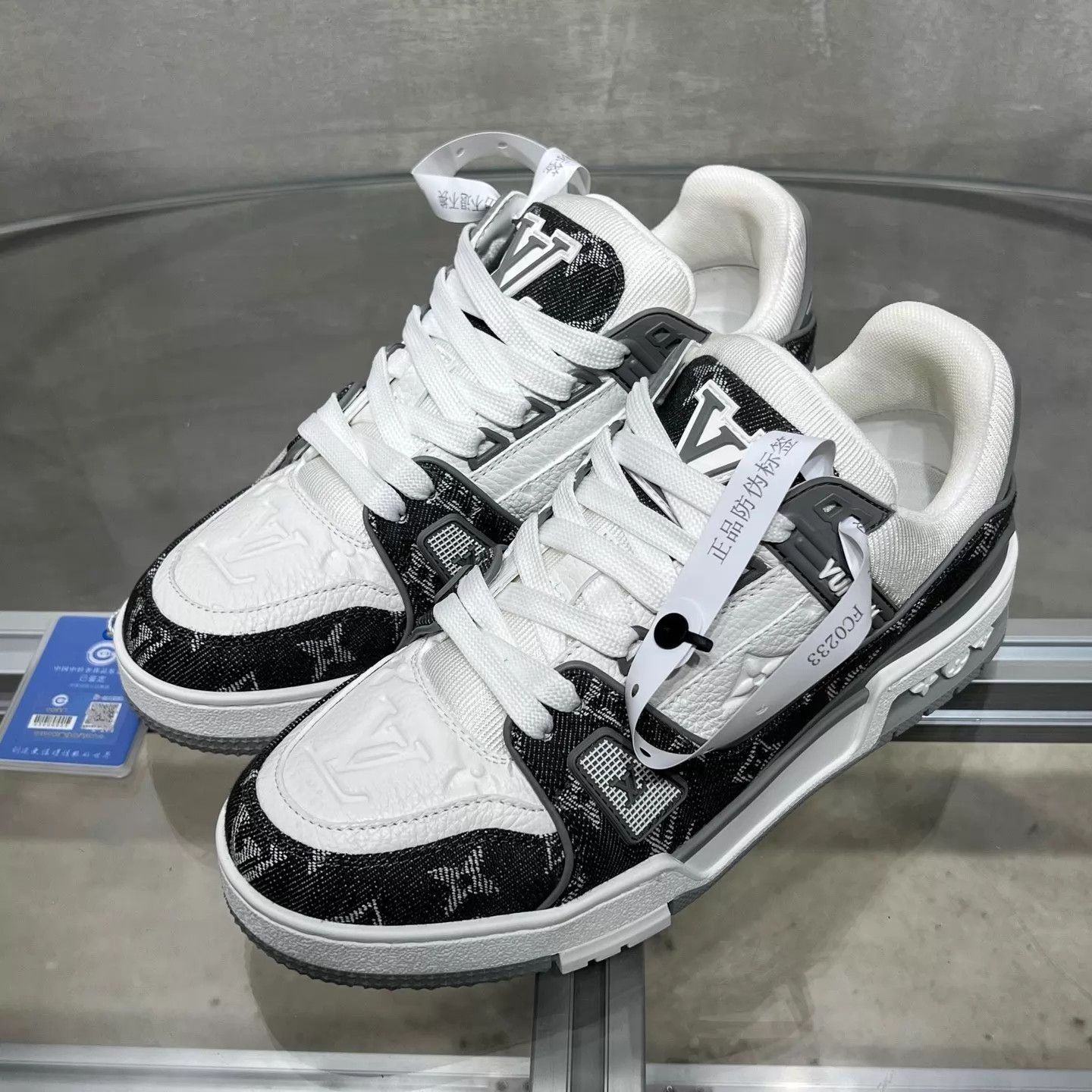 Louis Vuitton LV Trainer Gray White Denim UK3 / 37 New w/ Box Size US 5.5 / IT 35.5 - 2 Thumbnail