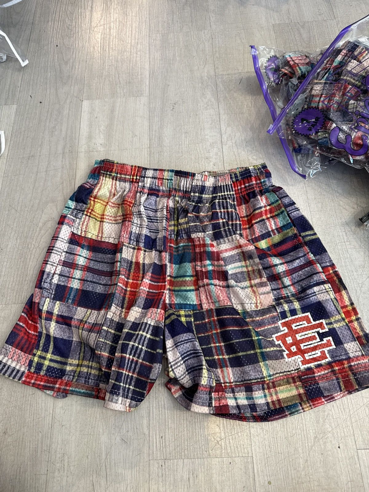 Eric Emanuel Eric Emanuel plaid shorts with yellow logo Size US 36 / EU 52 - 1 Thumbnail