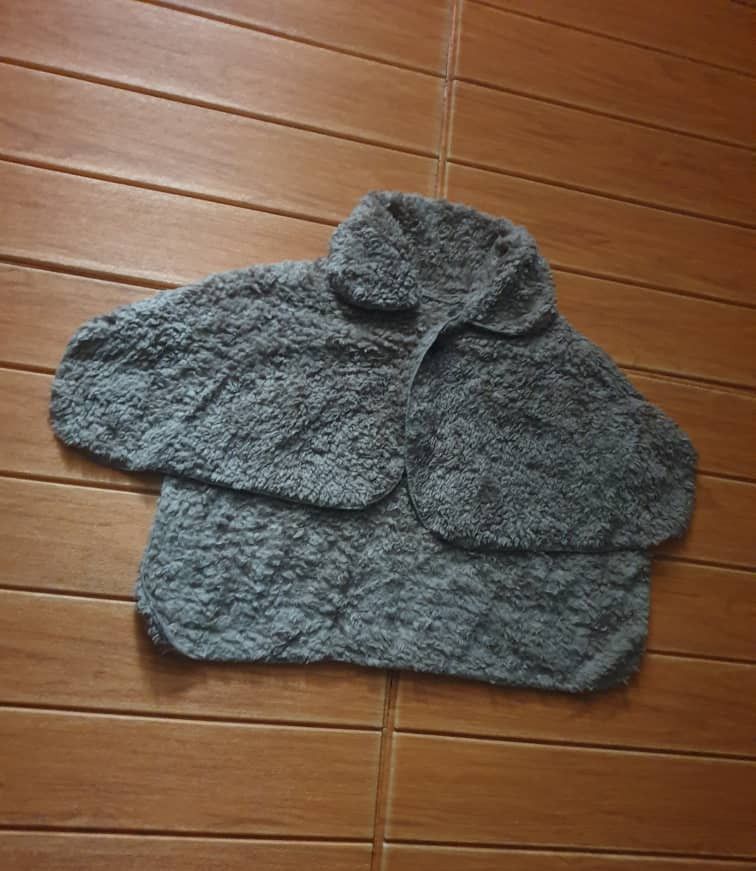 Japanese Brand Harajuku winter season fur Shoulder warmer Size US M / EU 48-50 / 2 - 4 Thumbnail